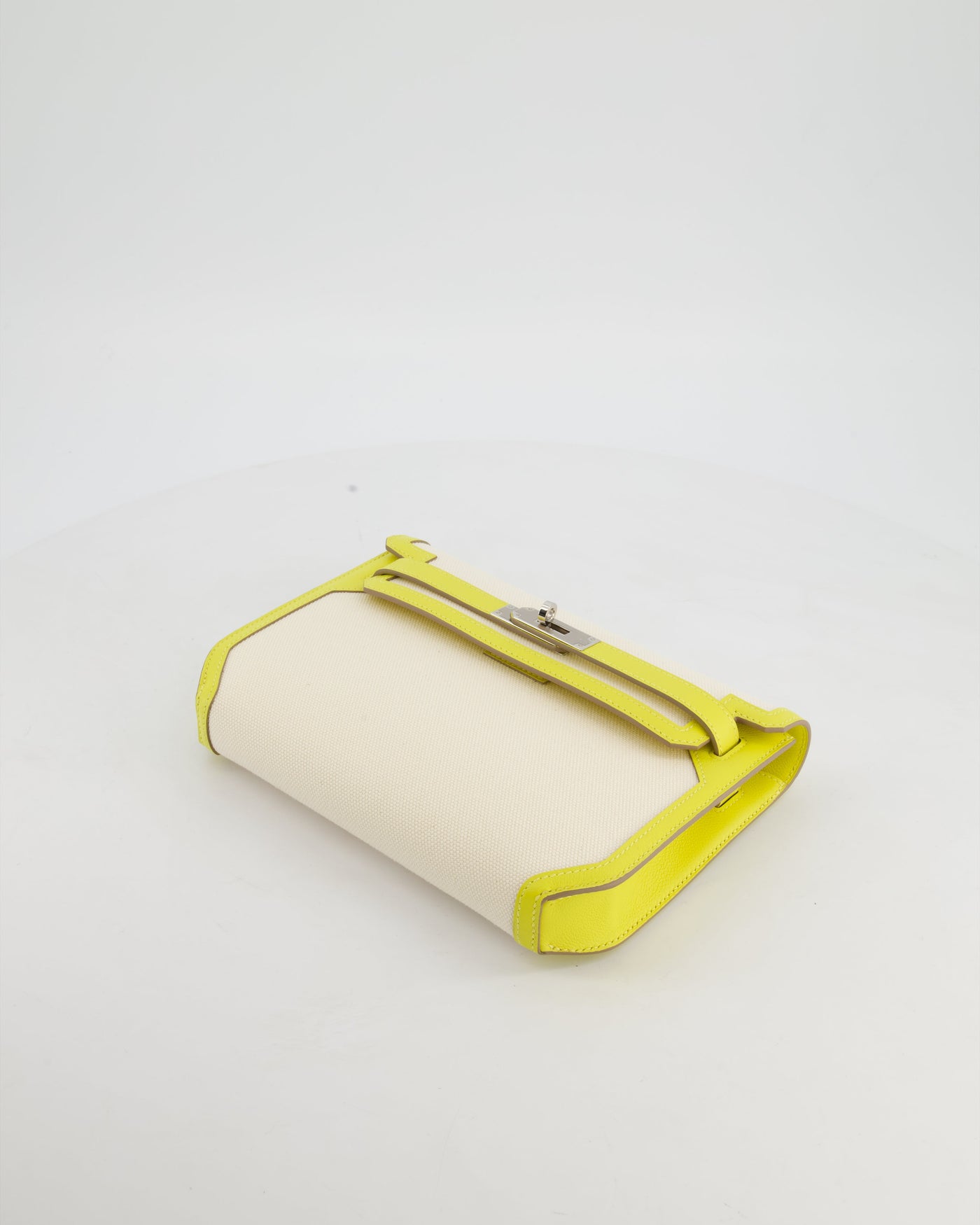 Hermes Kelly Depeches 25 Verso Bag in Ecru Canvas and Jaune Citron Chèvre with Palladium Hardware - Product Image 17