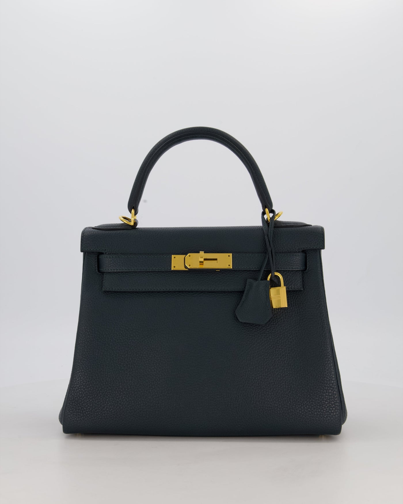 Hermes Kelly 28 Retourne Bag in Vert Cypress Togo Leather with Gold Hardware - Product Image 3
