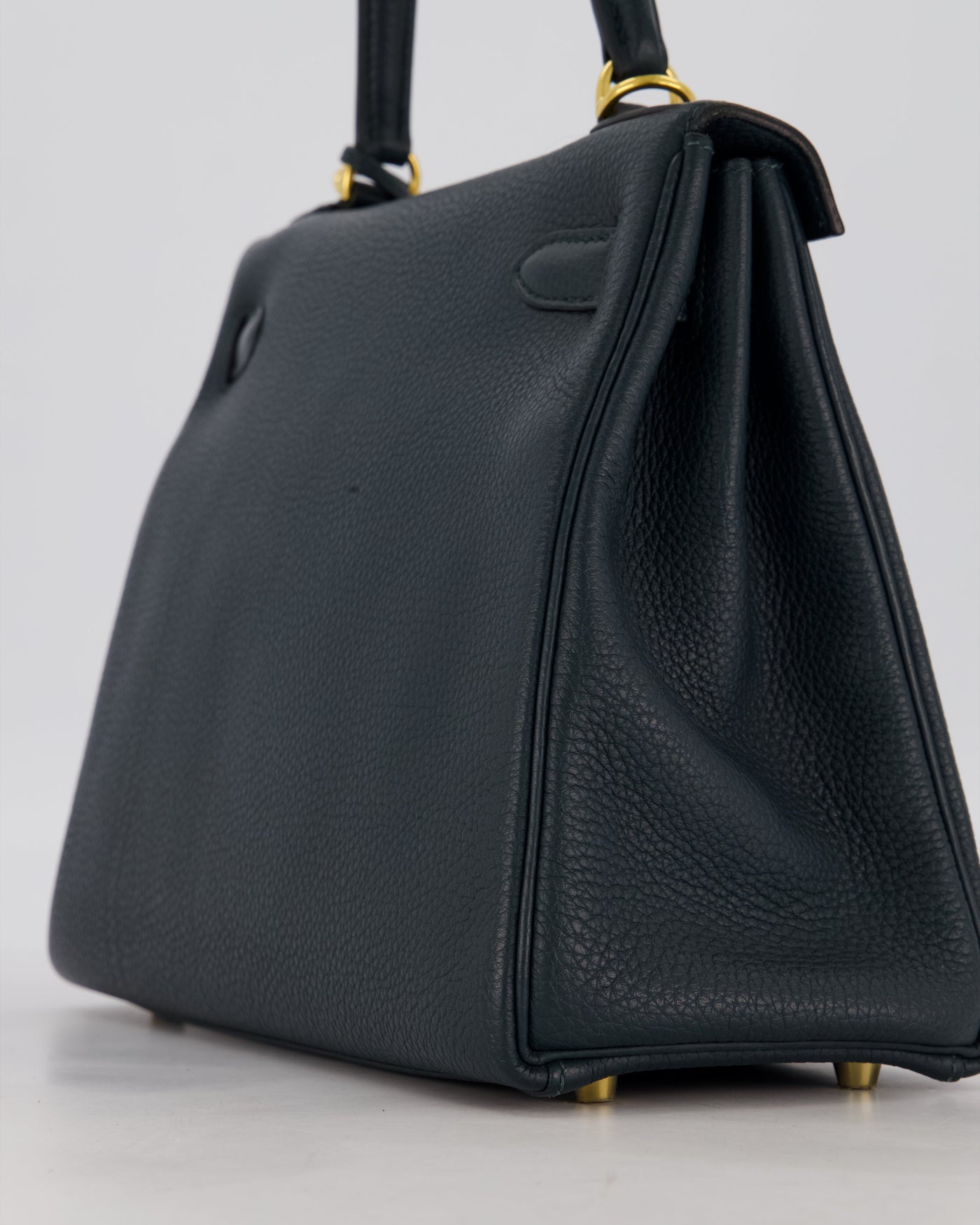 Hermes Kelly 28 Retourne Bag in Vert Cypress Togo Leather with Gold Hardware - Product Image 13