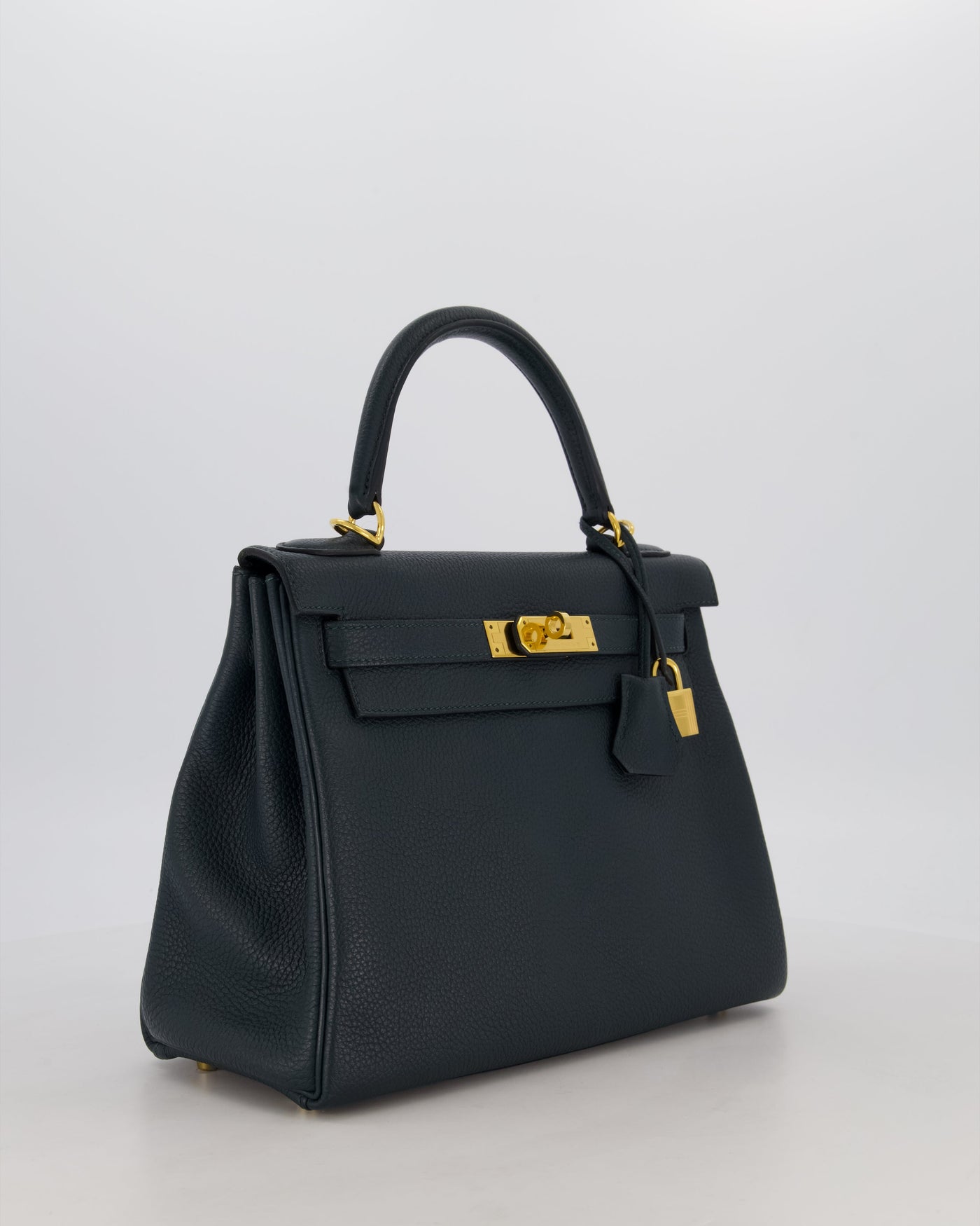 Hermes Kelly 28 Retourne Bag in Vert Cypress Togo Leather with Gold Hardware - Product Image 4