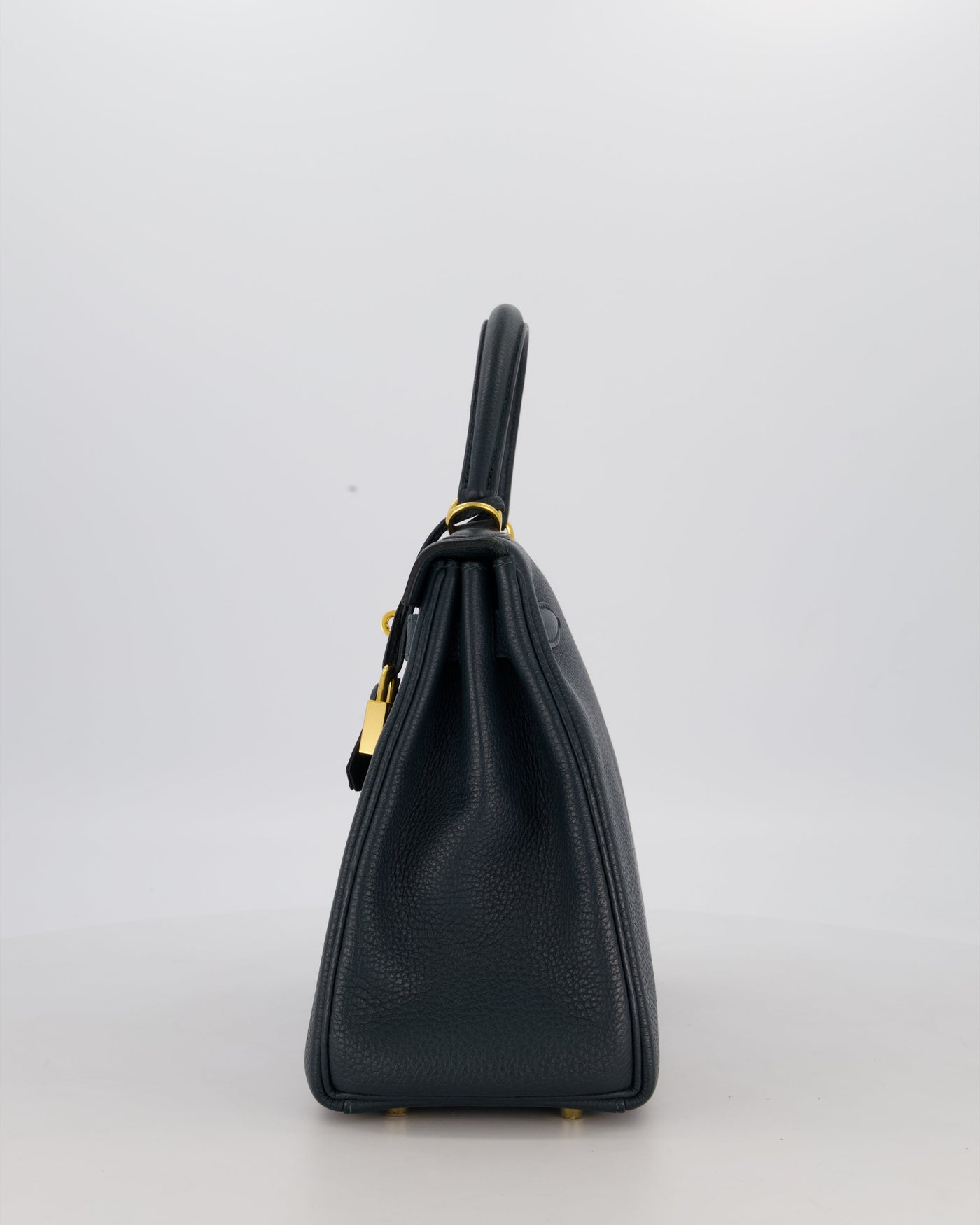 Hermes Kelly 28 Retourne Bag in Vert Cypress Togo Leather with Gold Hardware - Product Image 9