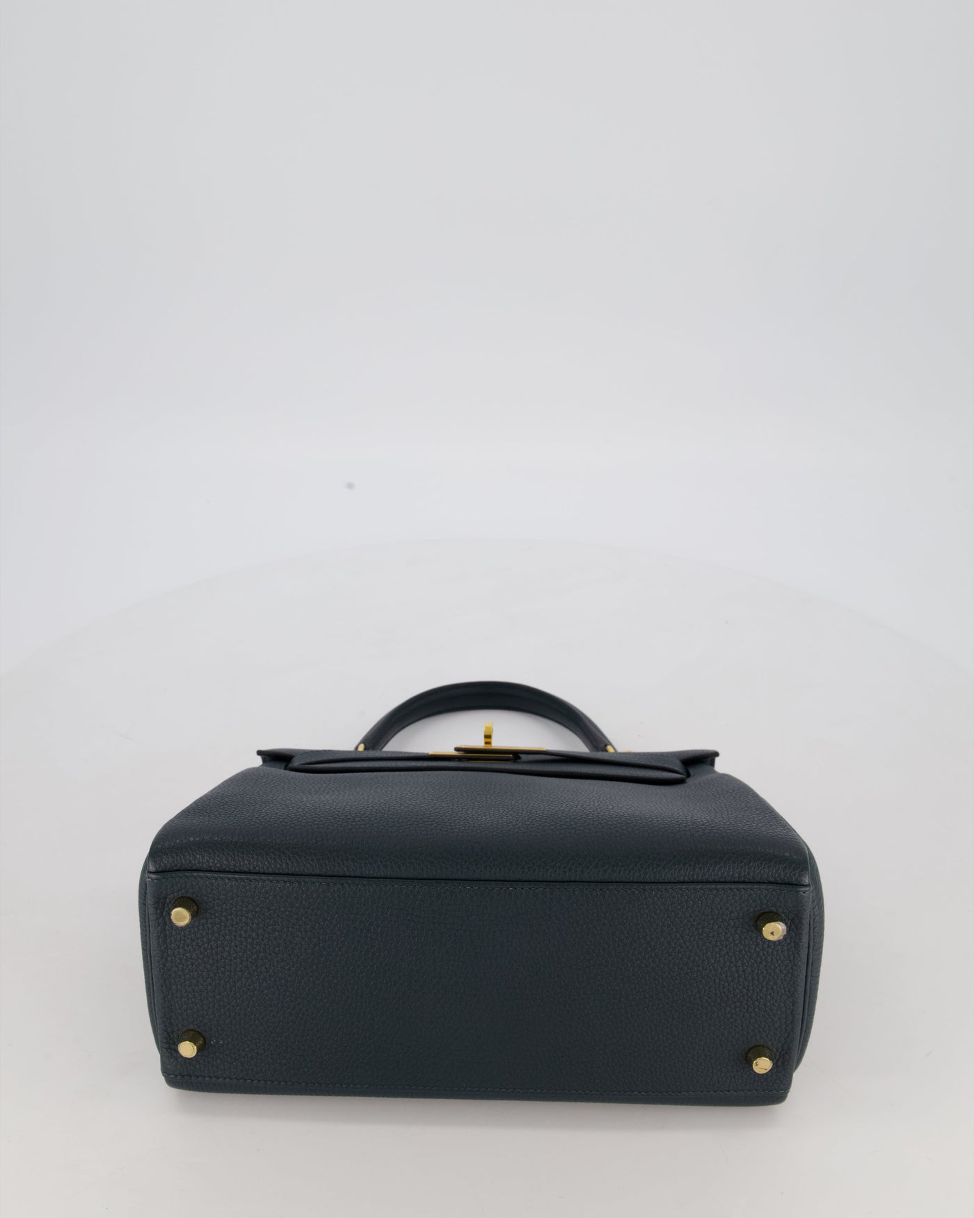Hermes Kelly 28 Retourne Bag in Vert Cypress Togo Leather with Gold Hardware - Product Image 20