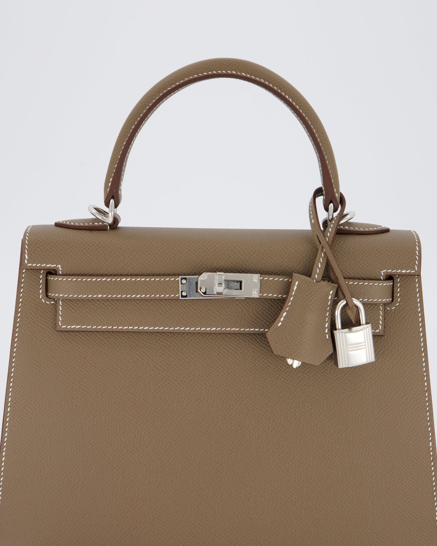 Hermes Kelly 25 Sellier Bag in Etoupe Epsom Leather with Palladium Hardware - Product Image 15