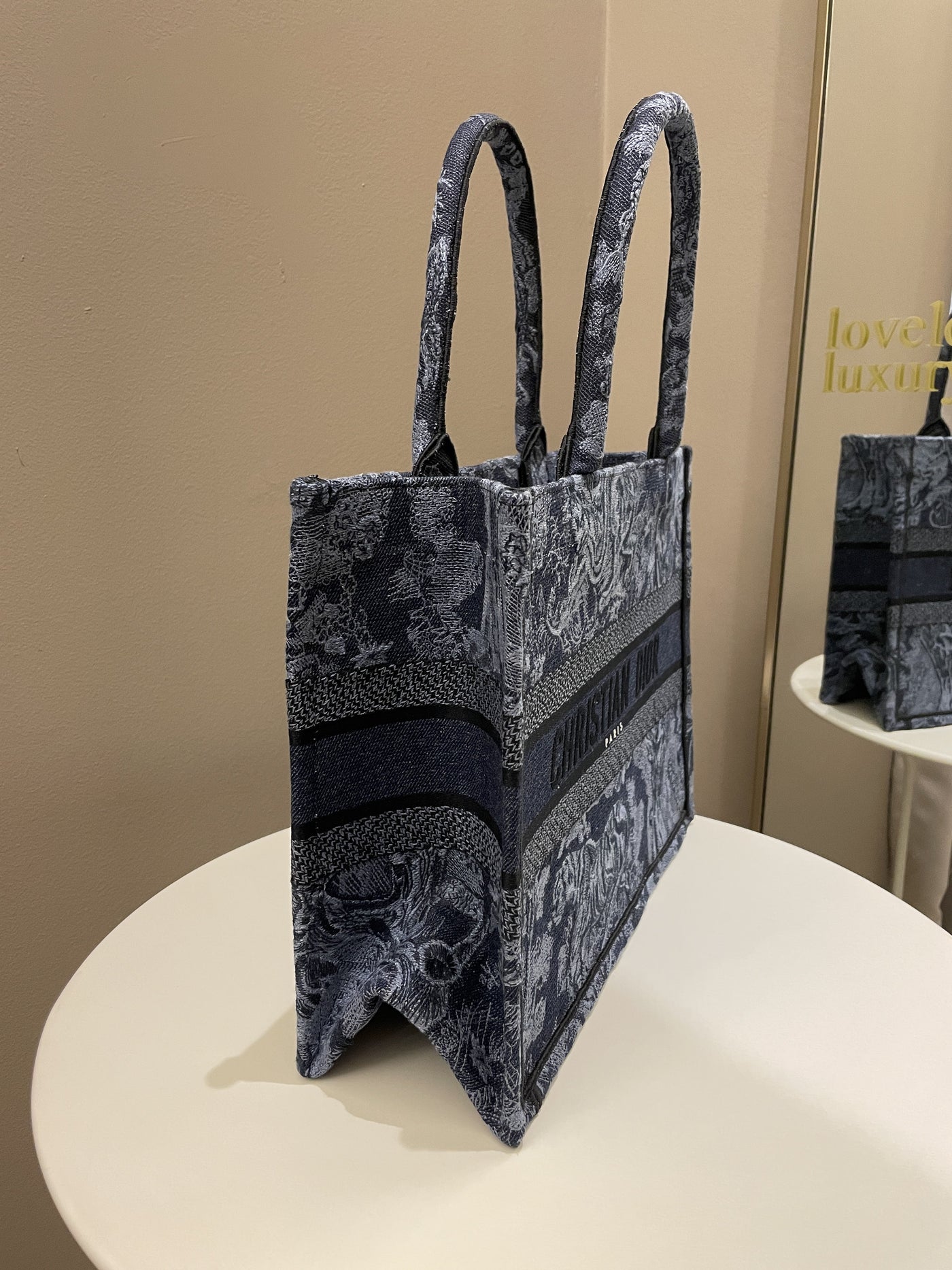 Dior Toile de Jouy Reverse Book Tote Stole Blue / Embroidery - Product Image 4