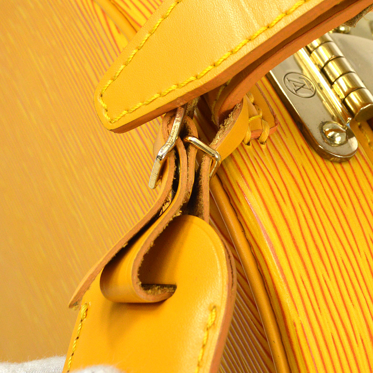 LOUIS VUITTON BOITE CHAPEAUX 30 JAUNE EPI