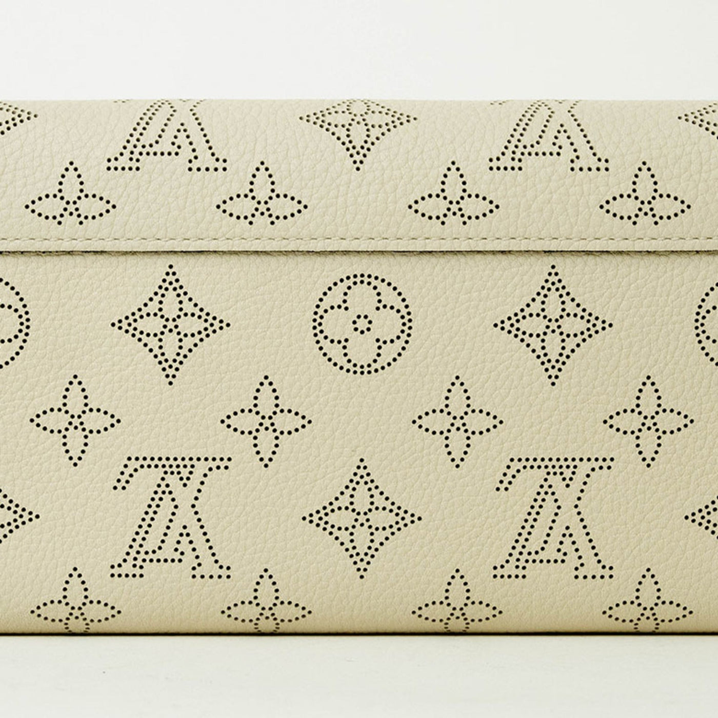 Louis Vuitton Lv ivory Leather Long Wallet (Bi-Fold)