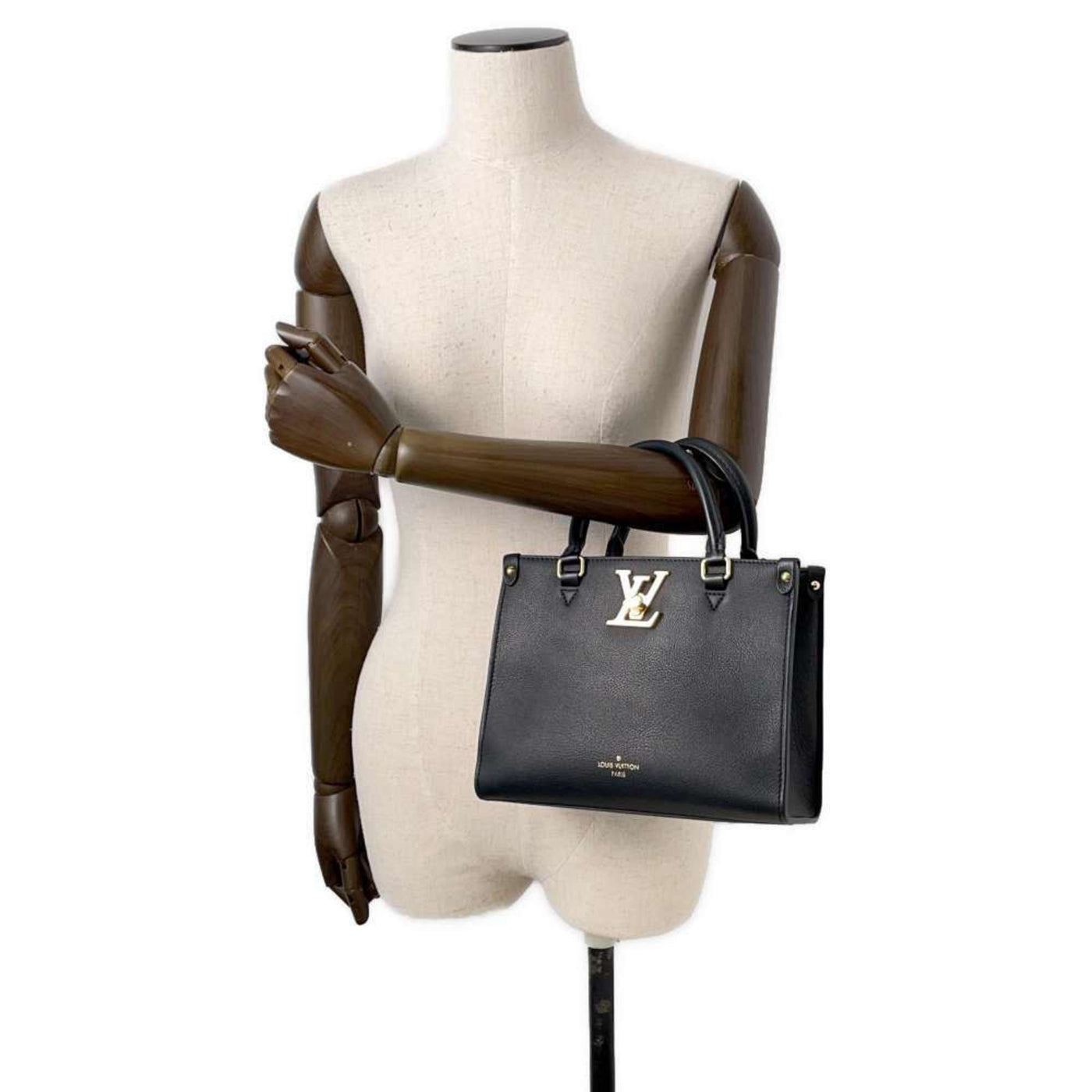 Louis Vuitton Noir Handbag