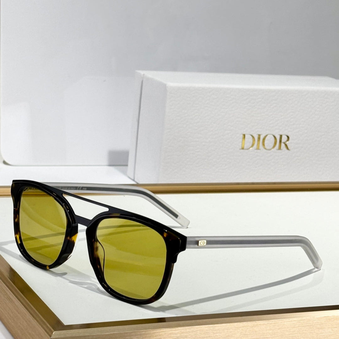 MONTAIGNE SUNGLASS BLACKTIE221S IN ACETATE - Product Image 7