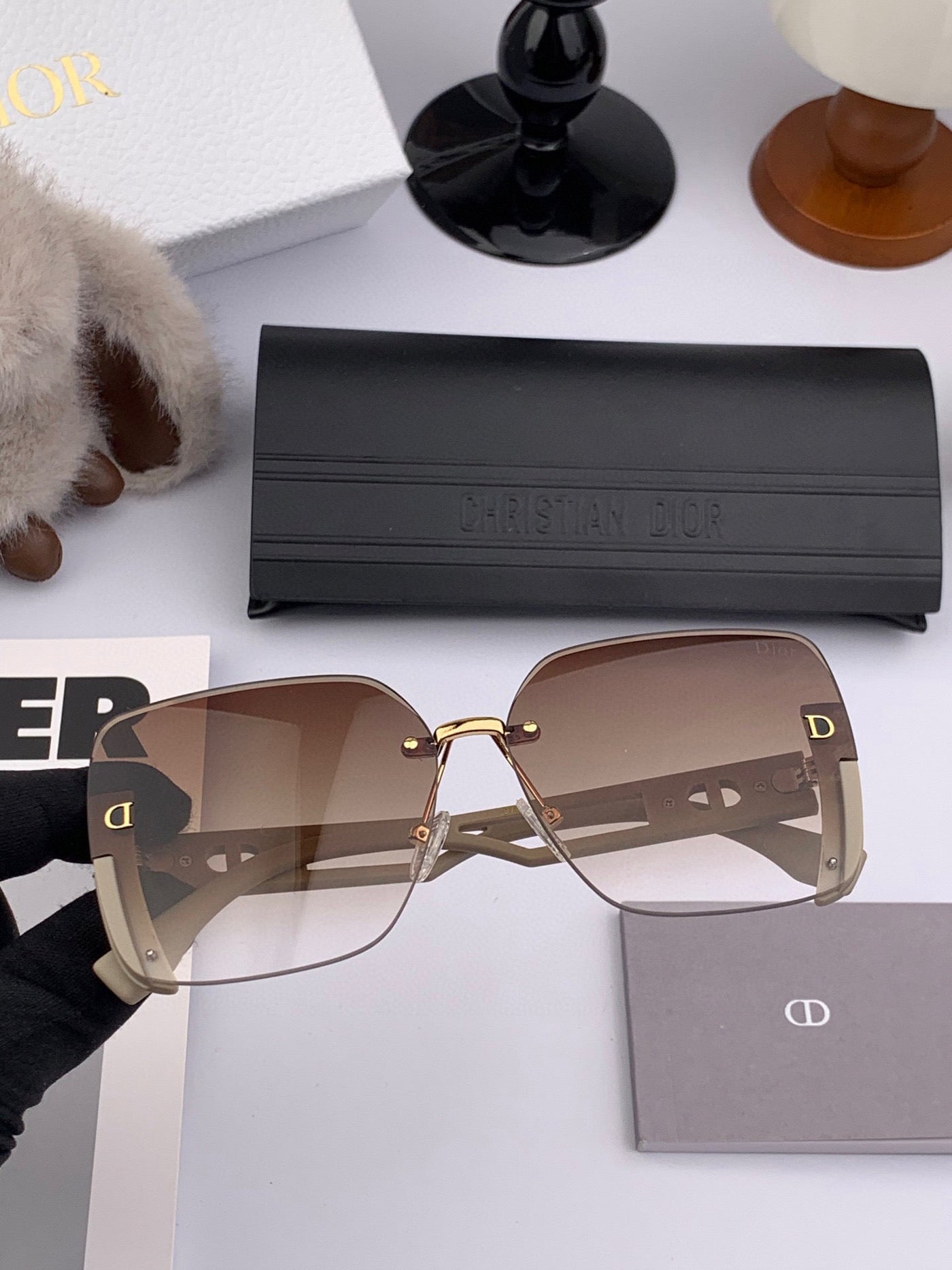 MONTAIGNE SUNGLASS IN ACETATE - Product Image 7