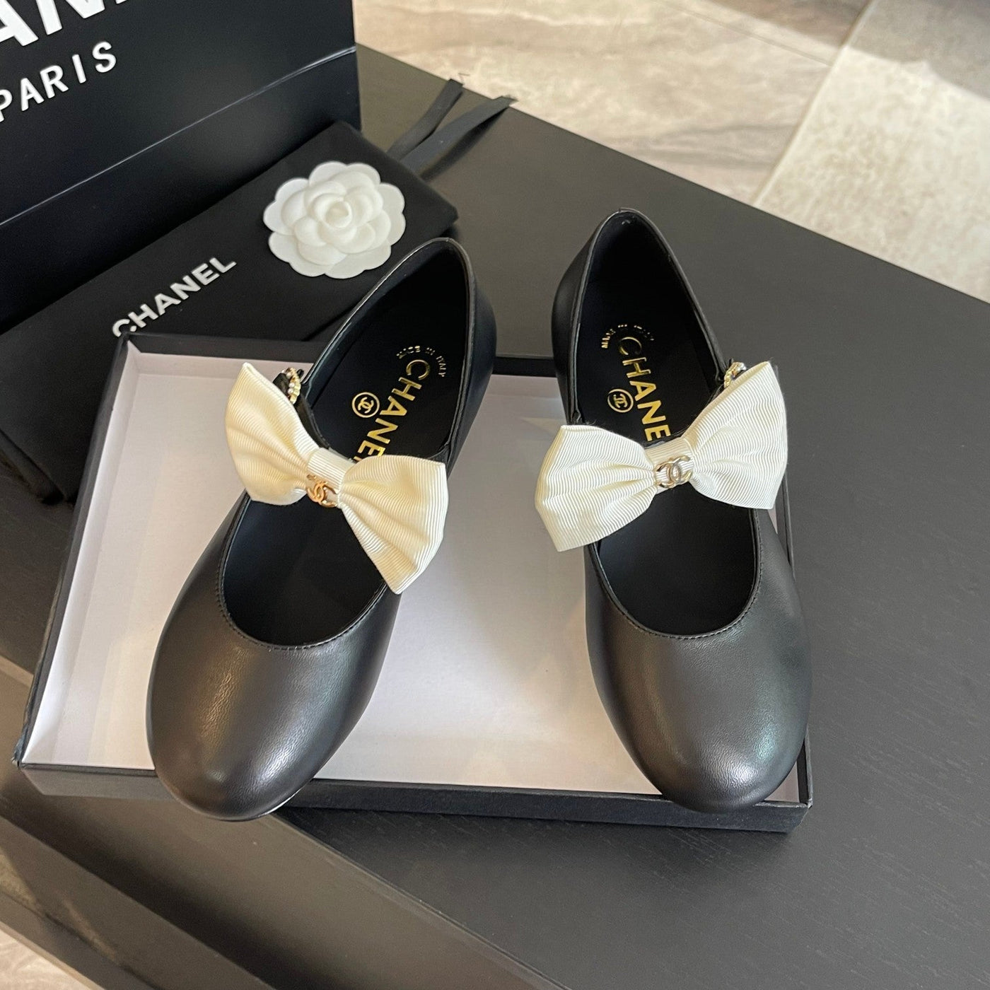 BALLET FLAT BLACK LAMBSKIN WITH WHITE BOW | Studio Nafay