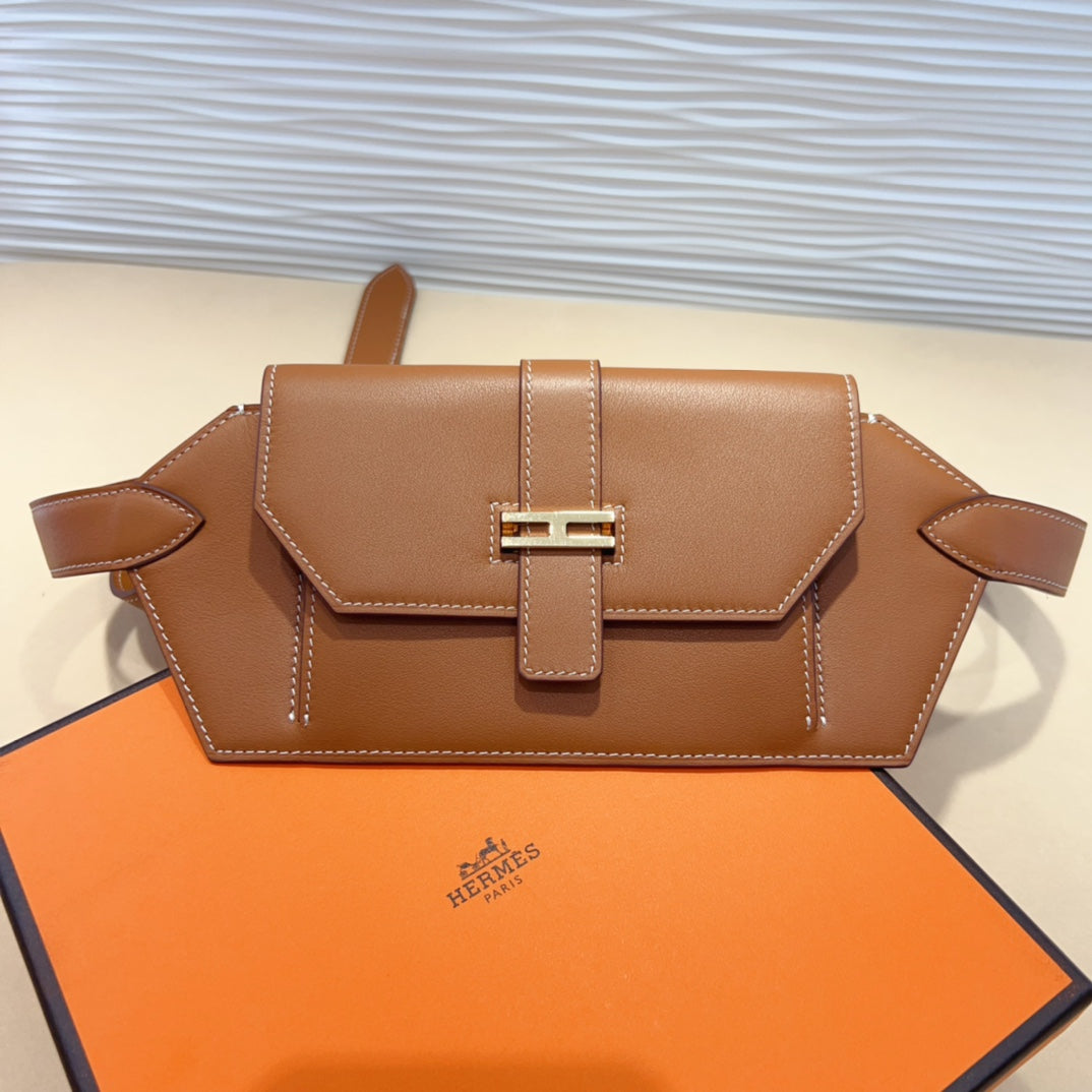 elan pocket 30 belt brown bag | Studio Nafay