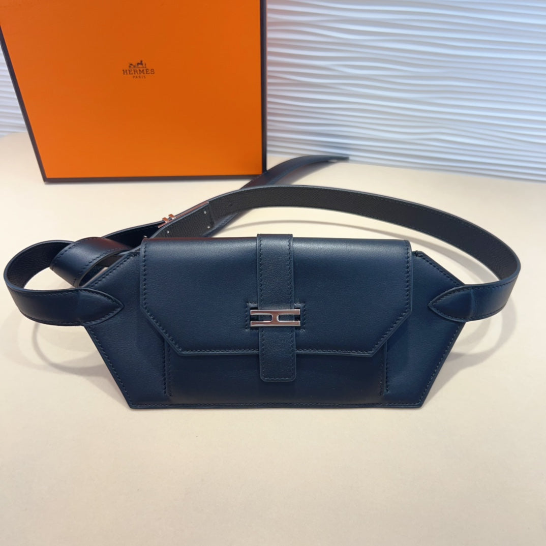elan pocket 30 belt dark blue bag | Studio Nafay
