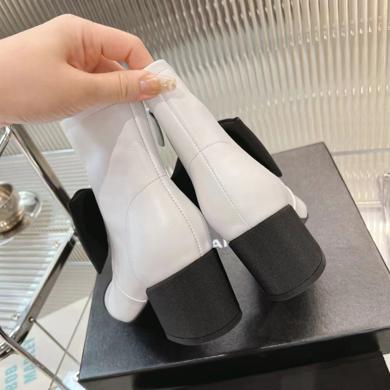 CC Short Boots 60mm White Camellia Cowhide - Product Image 9