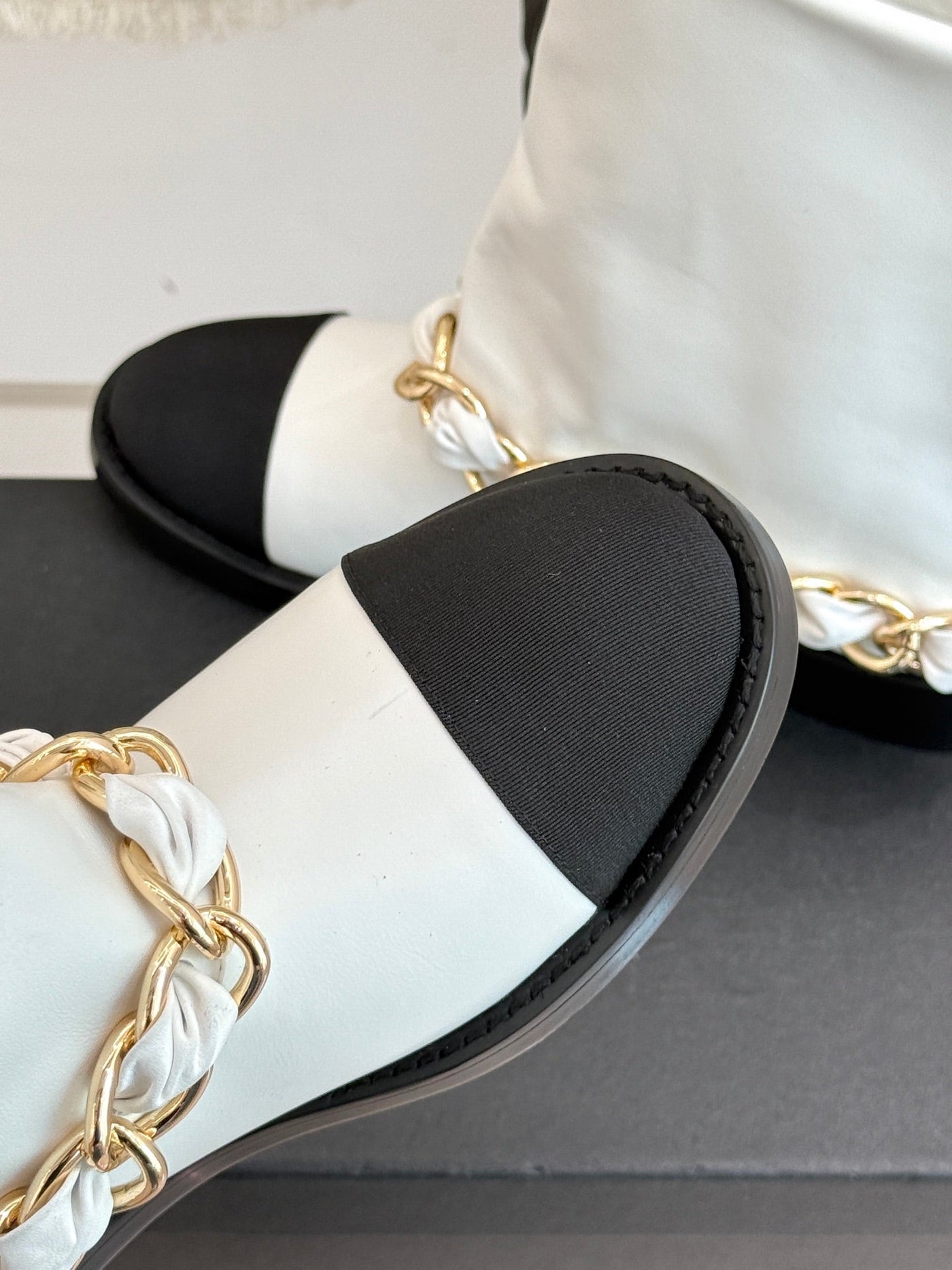 Chanel 25 Large Chain Flat-solved Boot White Lambskin 465420 - Product Image 4