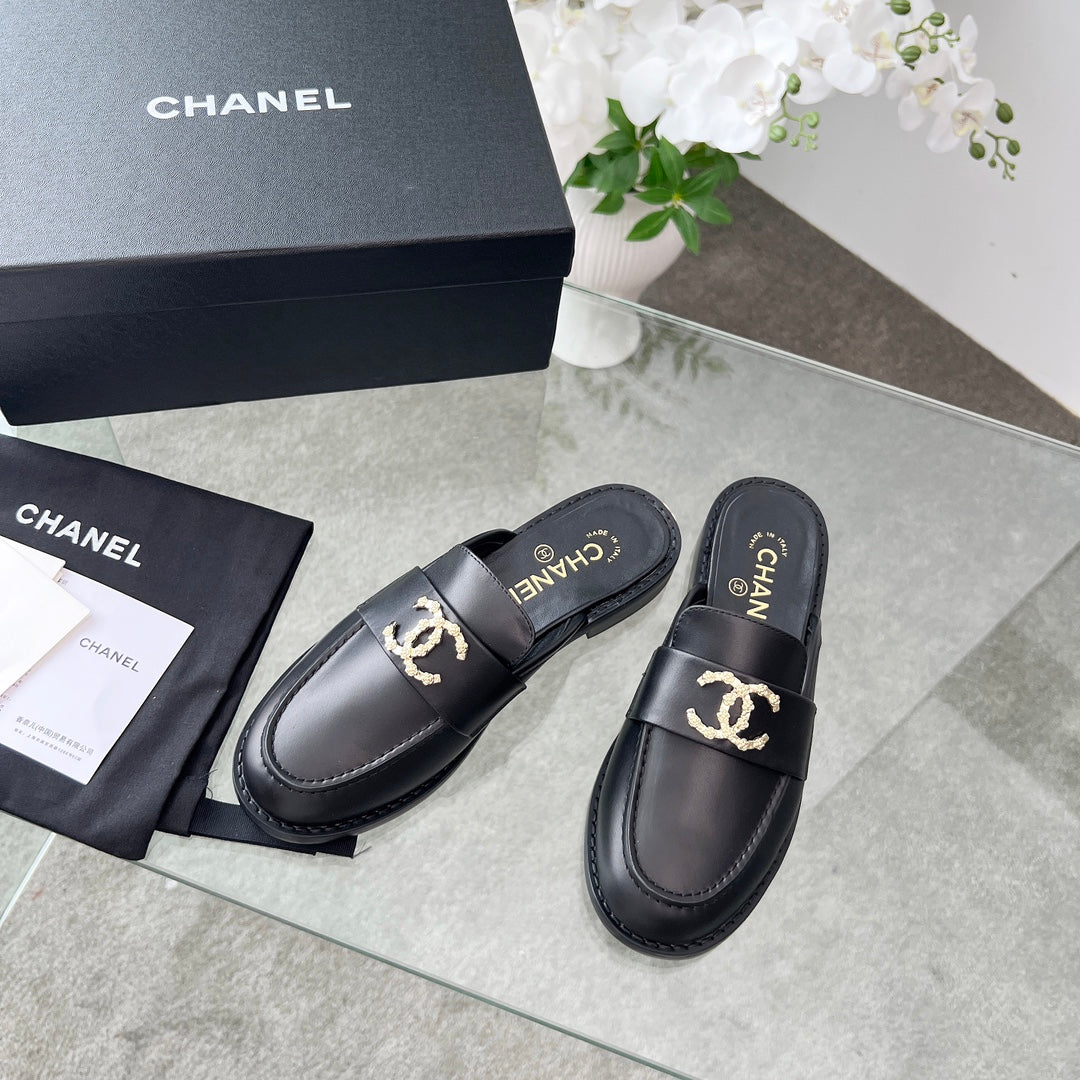 CC 25 Mule Black Calfskin Gold Double C - Product Image 8