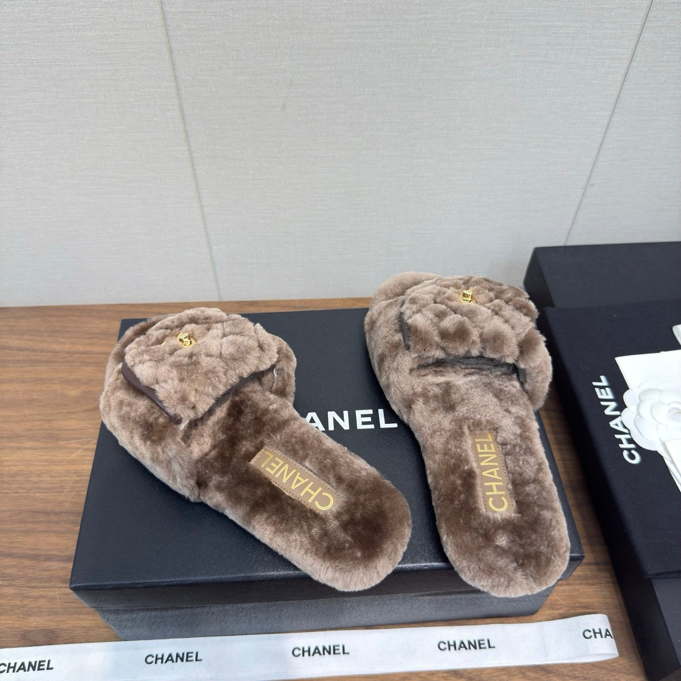 Chanel 25 Slipper Brown Smooth Lambwool 465600 - Product Image 7