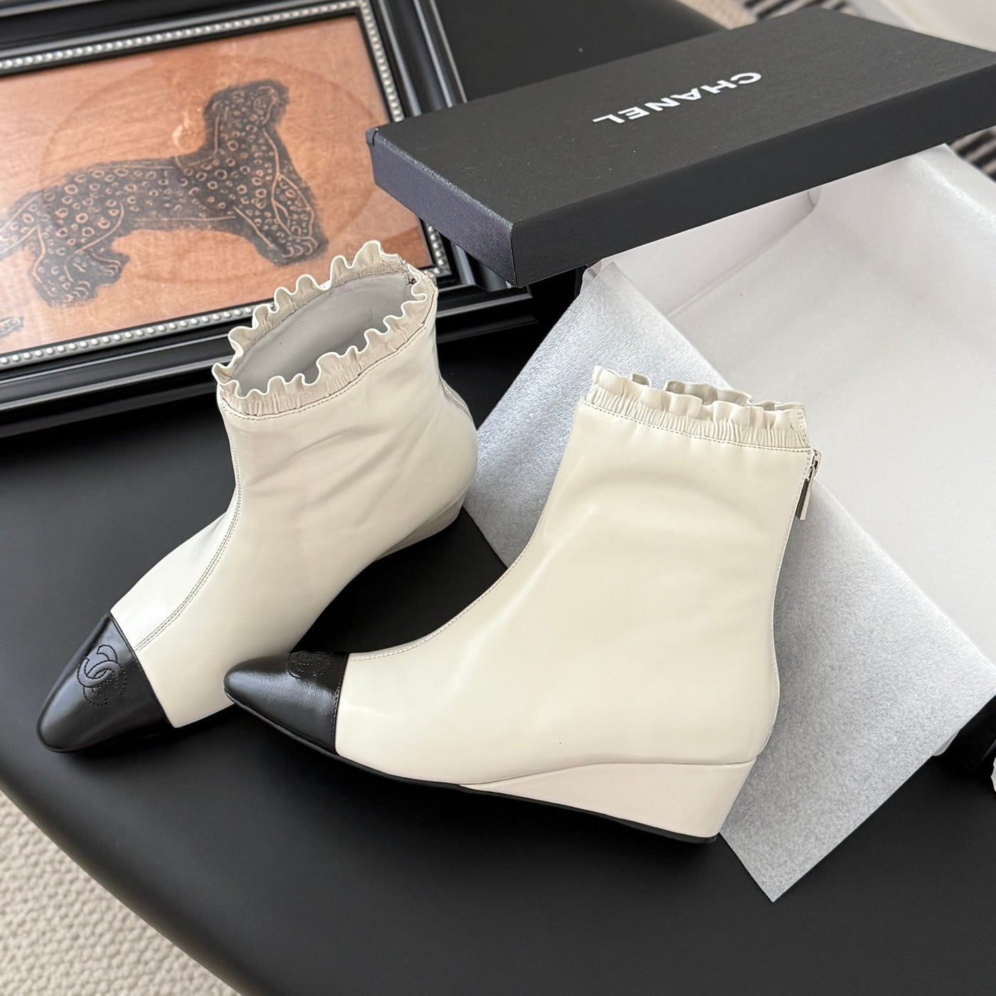 CC 25 Mary Jane boots white black sheepskin 458771 | Studio Nafay