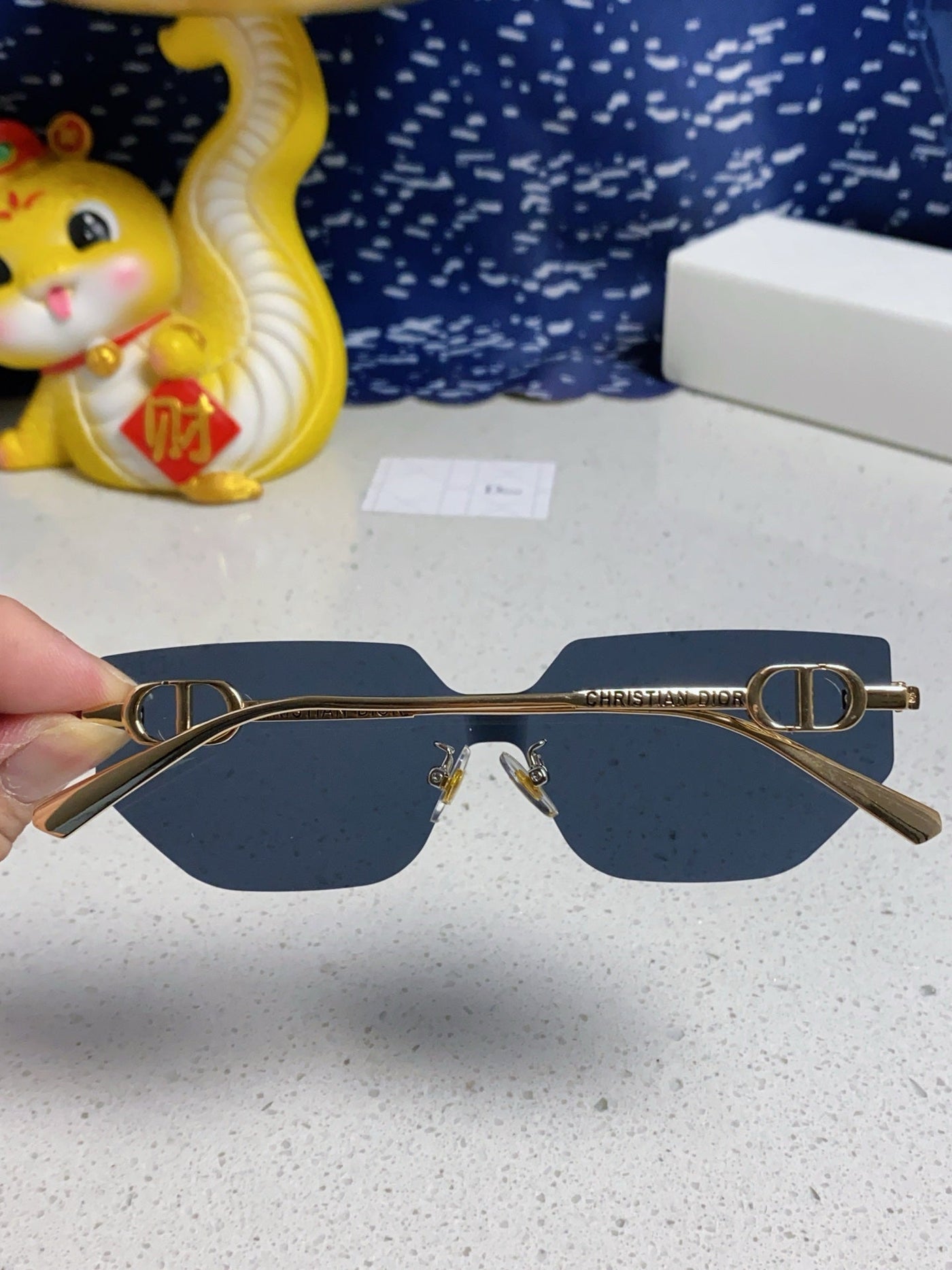 MONTAIGNE SUNGLASS 563194 IN GOLD METAL GREY LENSES - Product Image 8