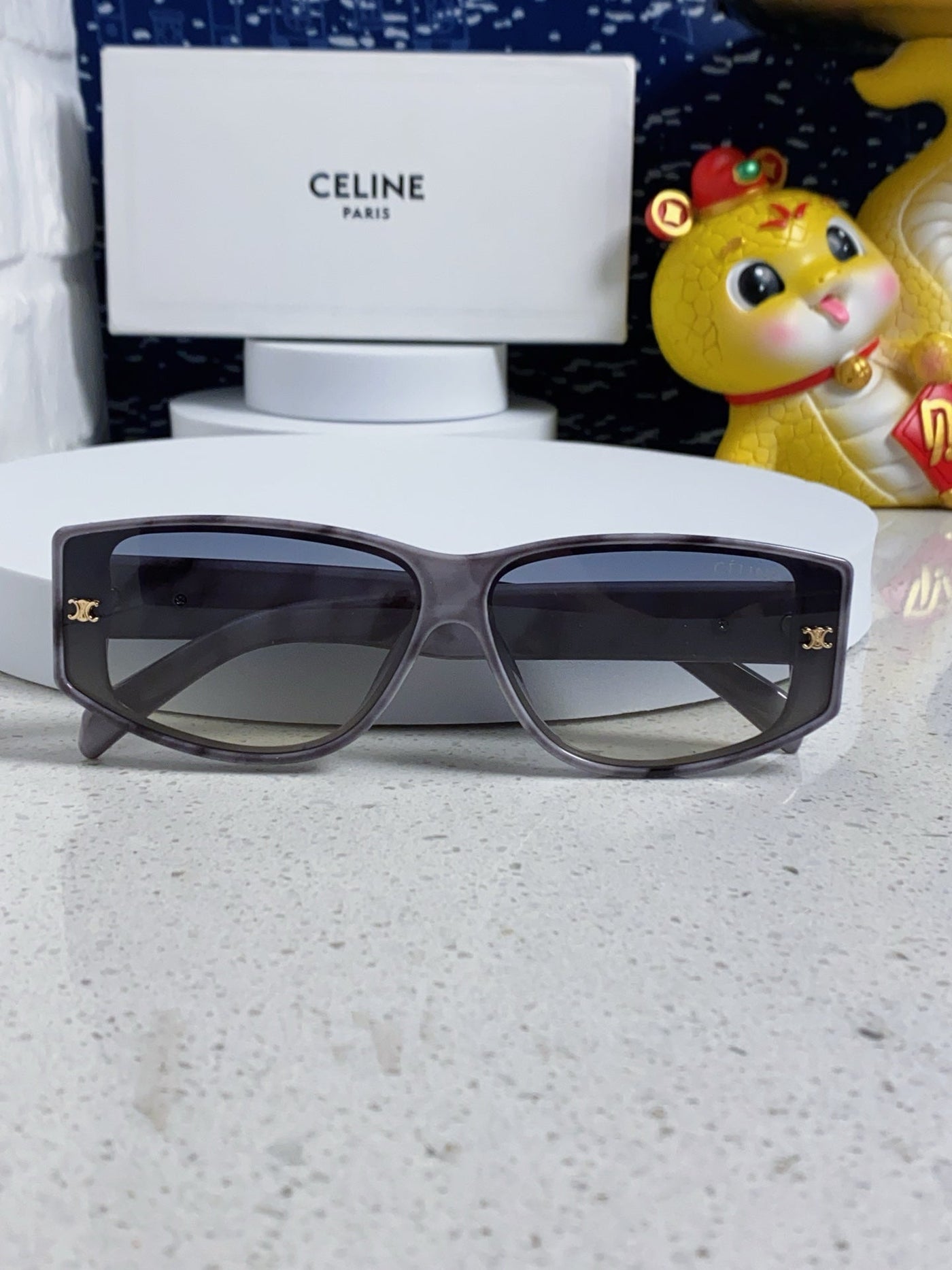 TRIOMPHE SUNGLASS 566217 IN MARBLED EFFECT ACETATE - Product Image 2