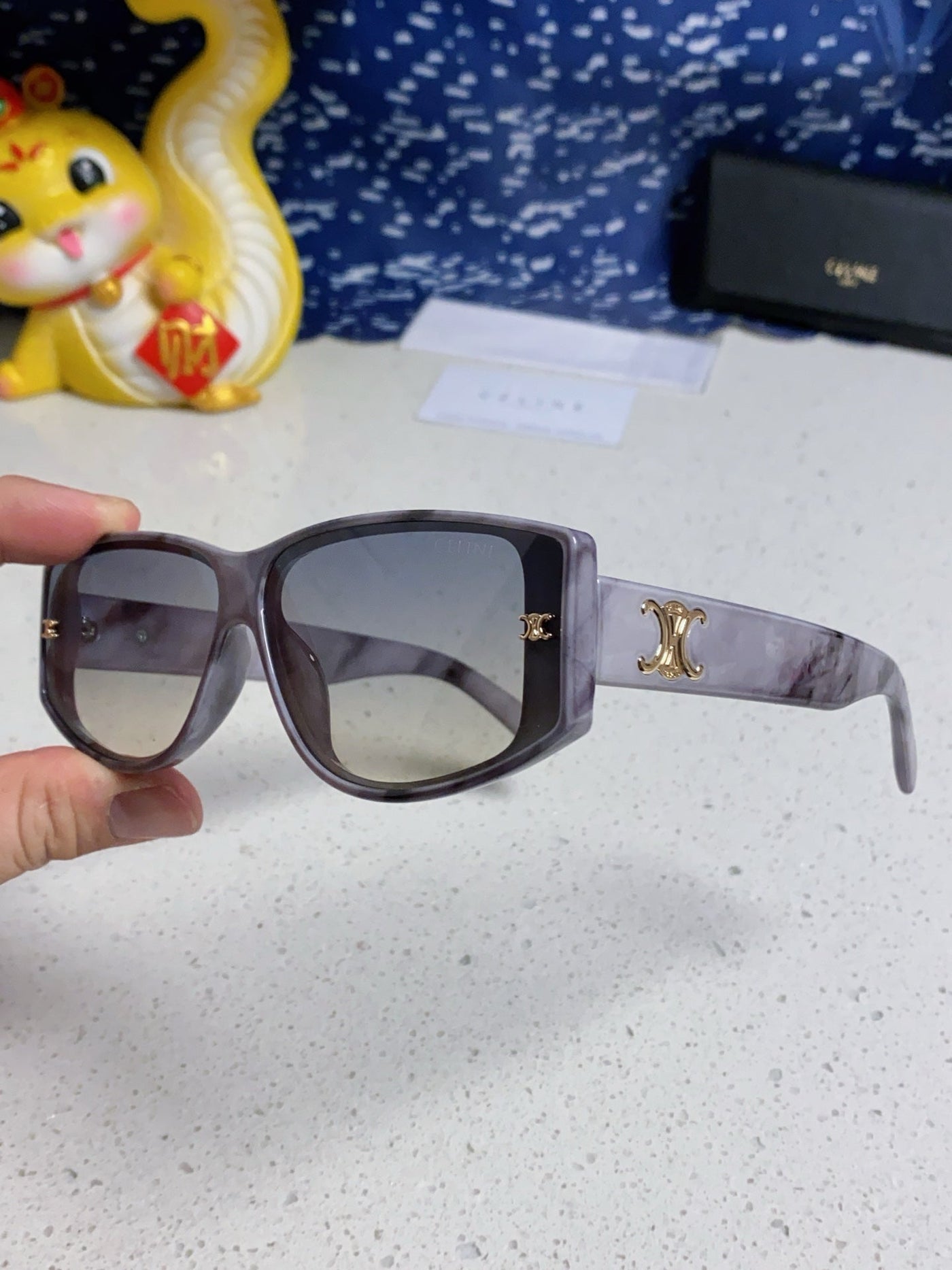 TRIOMPHE SUNGLASS 566217 IN MARBLED EFFECT ACETATE - Product Image 5