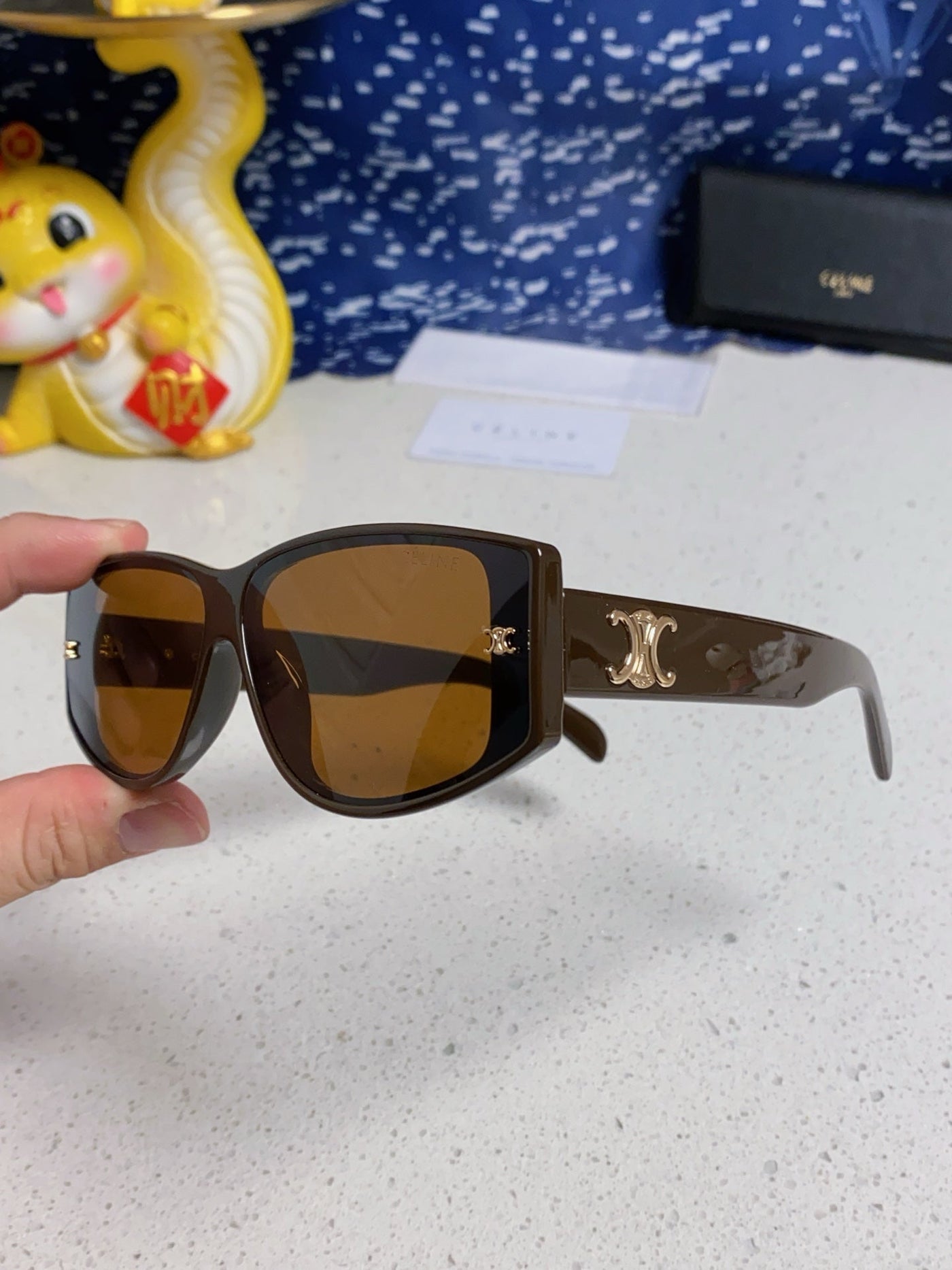 TRIOMPHE SUNGLASS 533219 IN CARAMEL ACETATE - Product Image 6