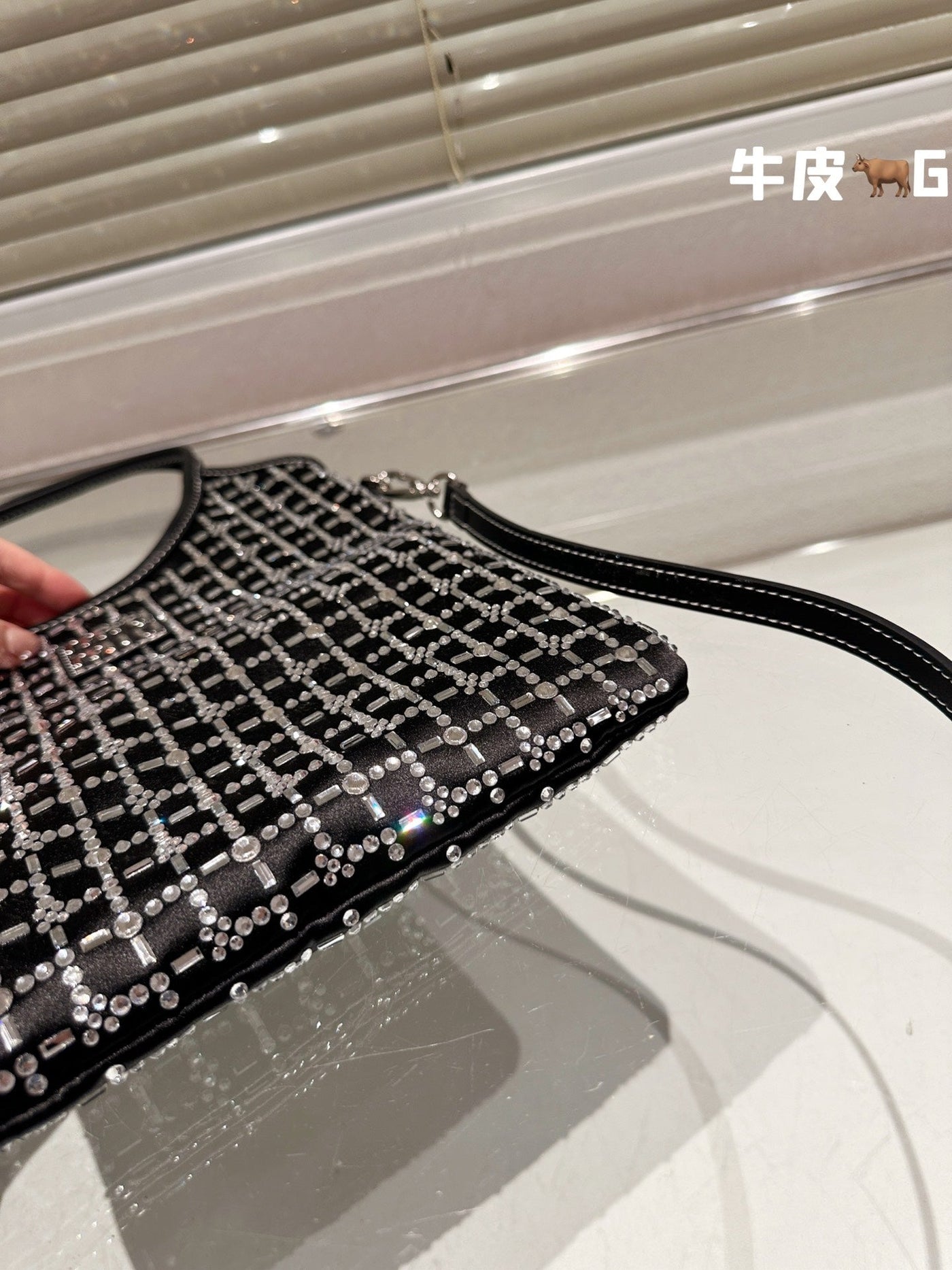 CRYSTAL TOTE 24 BAG IN BLACK CALFSKIN - Product Image 9