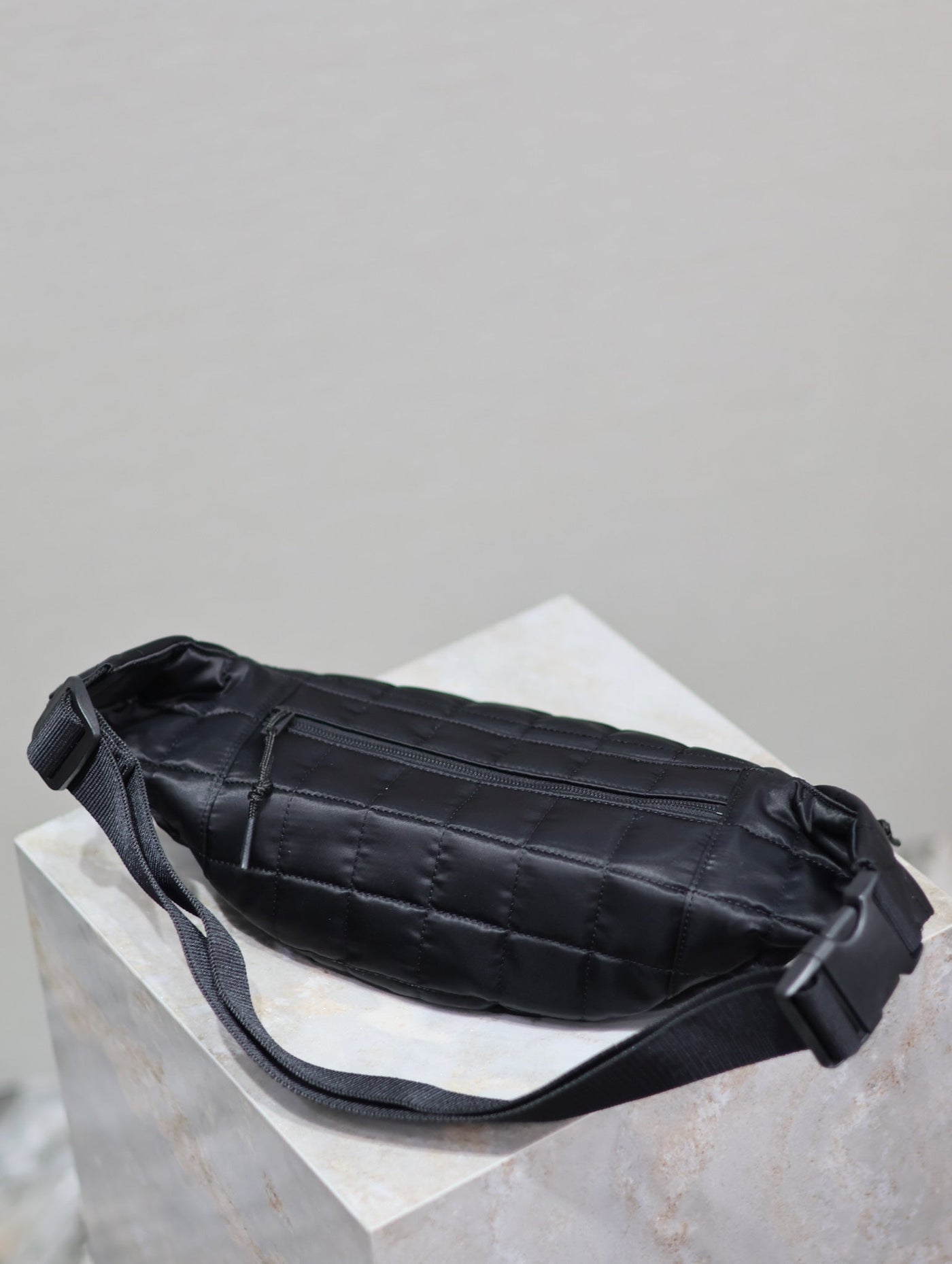 CROSSBODY BAG 24 IN BLACK PLAID NYLON - Product Image 8