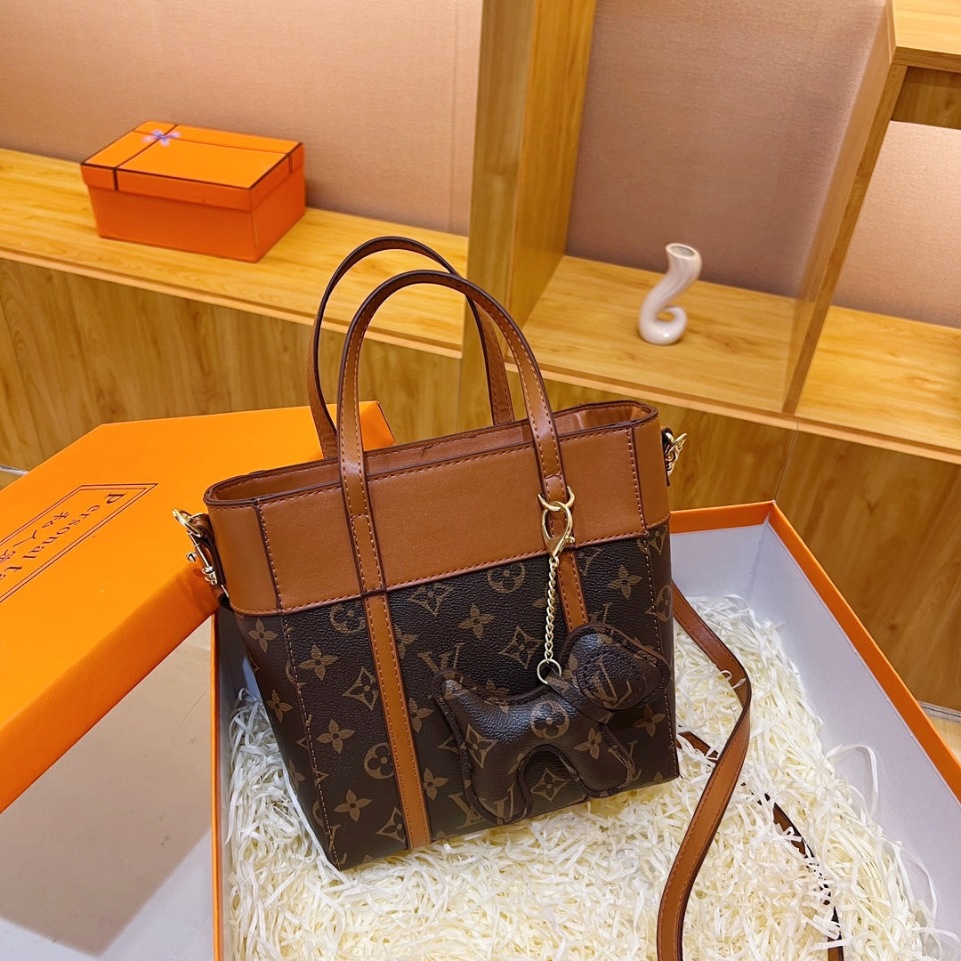 Louis Vuitton ( Christian dior, MCM, Coach, Gucci ) handbags
