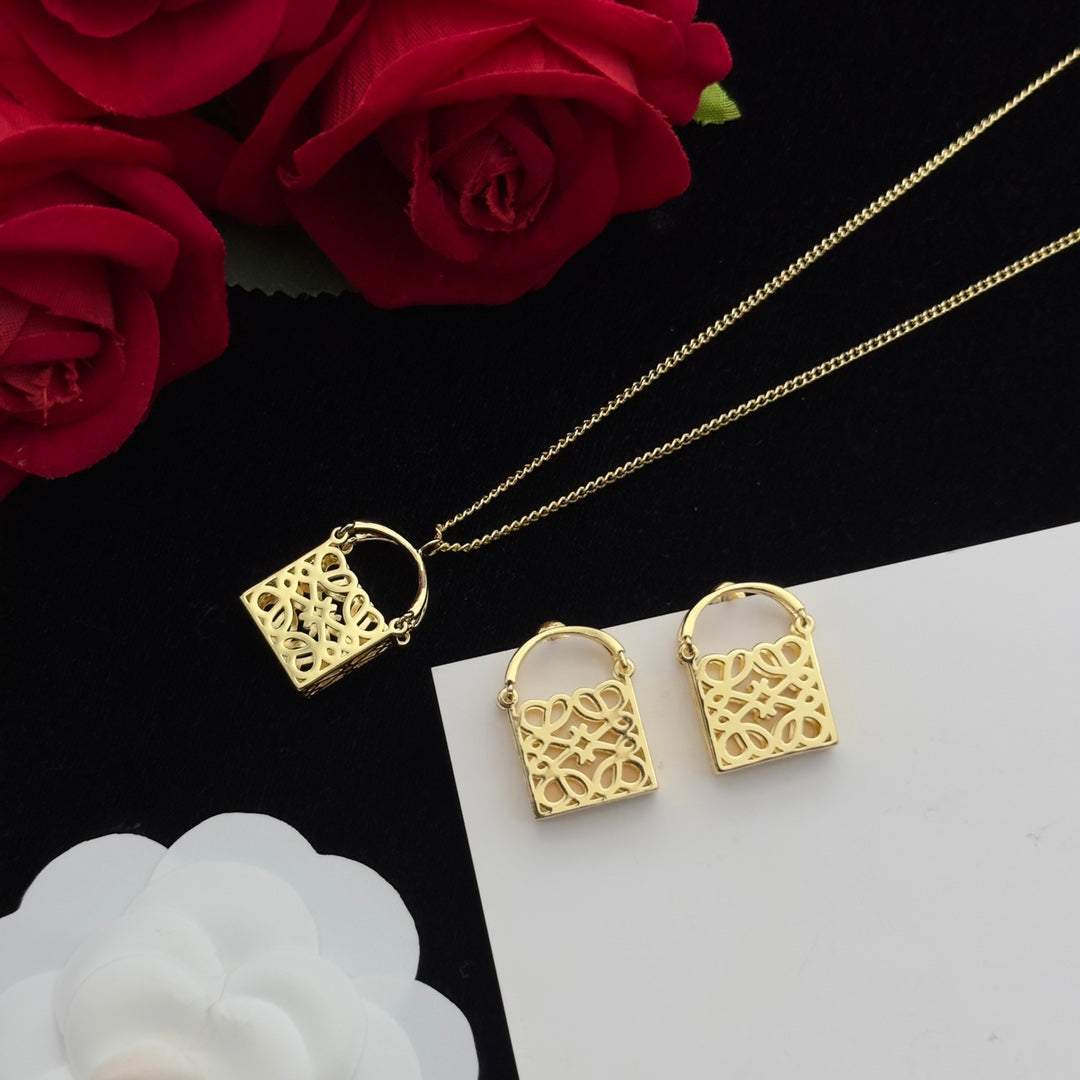 ANAGRAM BAG GOLD STUD EARRINGS - Product Image 2