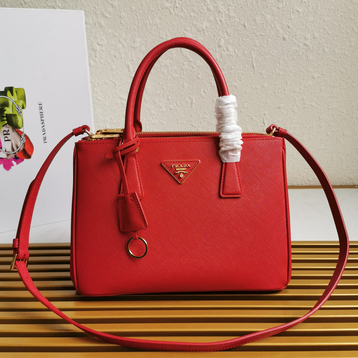 MEDIUM GALLERIA 28 RED SAFFIANO LEATHER | Studio Nafay