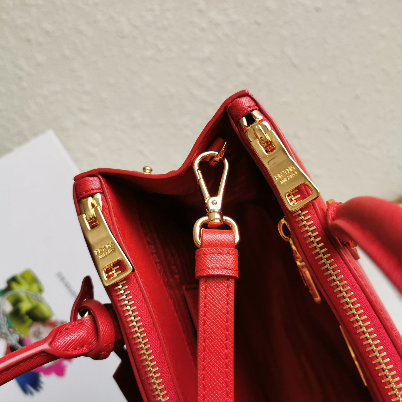 MEDIUM GALLERIA 28 RED SAFFIANO LEATHER - Product Image 6