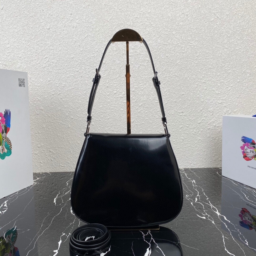 CLEO 24 BLACK BRUSHED LEATHER SHOULDER BAG - Product Image 2