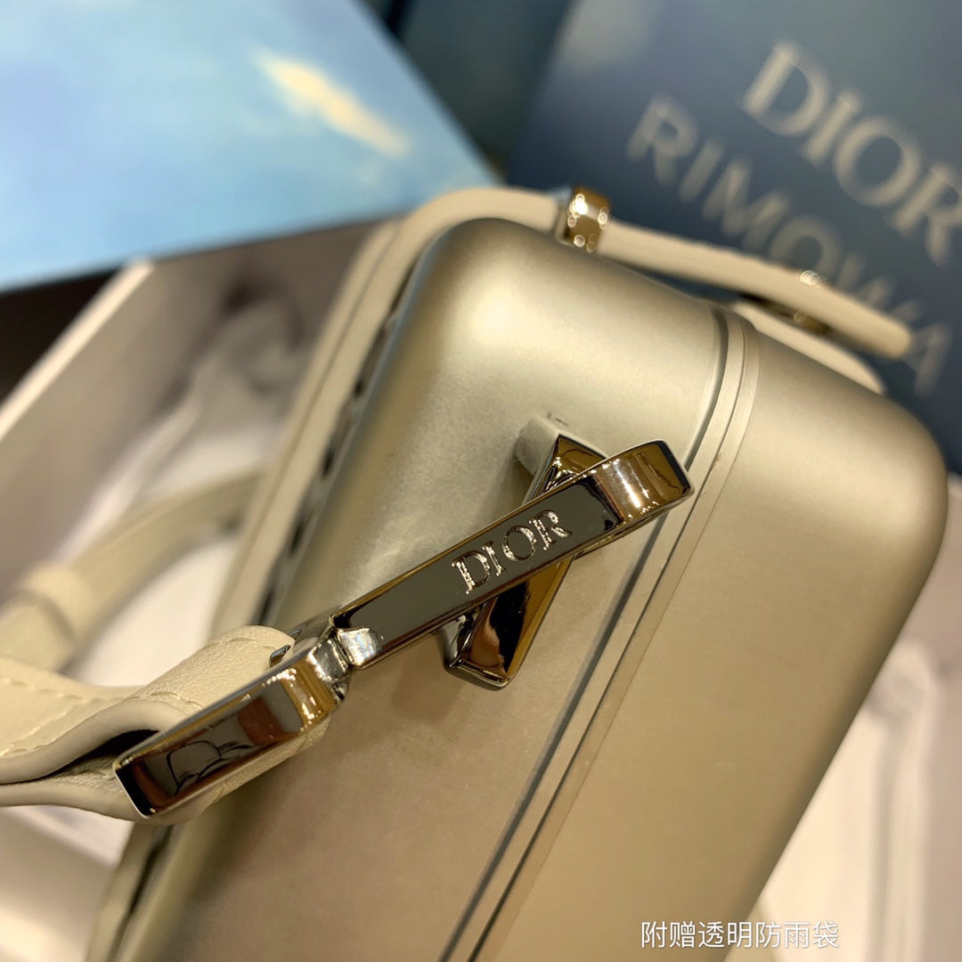 RIMOWA 20 CASE BAG IN SILVER ALUMINUM MAGNESIUM - Product Image 8