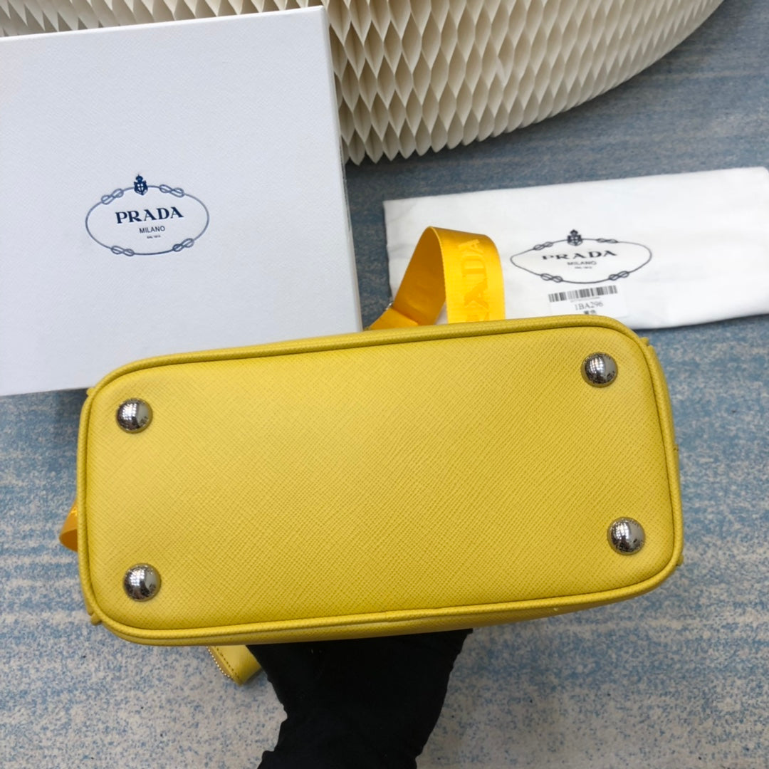 PRA MINI 23 BAG IN SUNNY YELLOW SAFFIANO LEATHER - Product Image 8