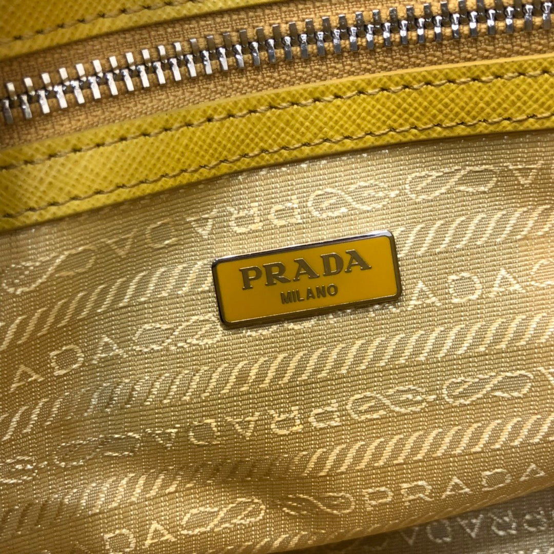 PRA MINI 23 BAG IN SUNNY YELLOW SAFFIANO LEATHER - Product Image 5