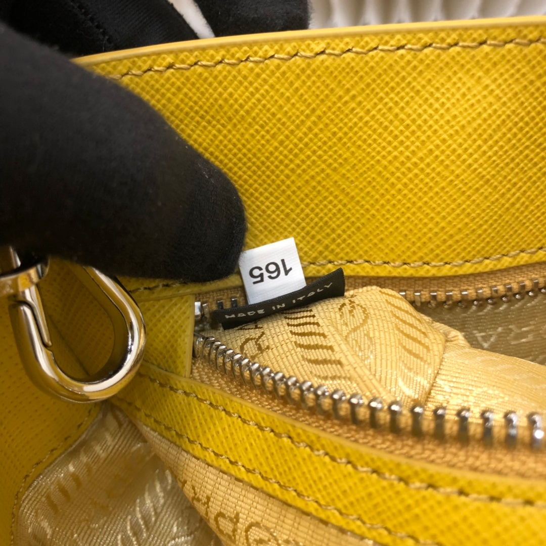 PRA MINI 23 BAG IN SUNNY YELLOW SAFFIANO LEATHER - Product Image 6