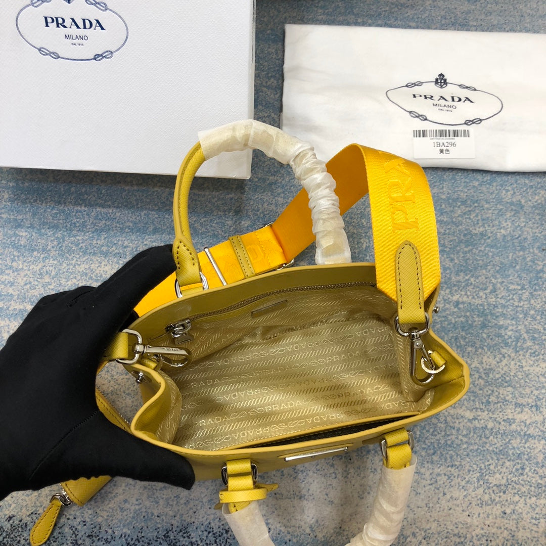 PRA MINI 23 BAG IN SUNNY YELLOW SAFFIANO LEATHER - Product Image 7