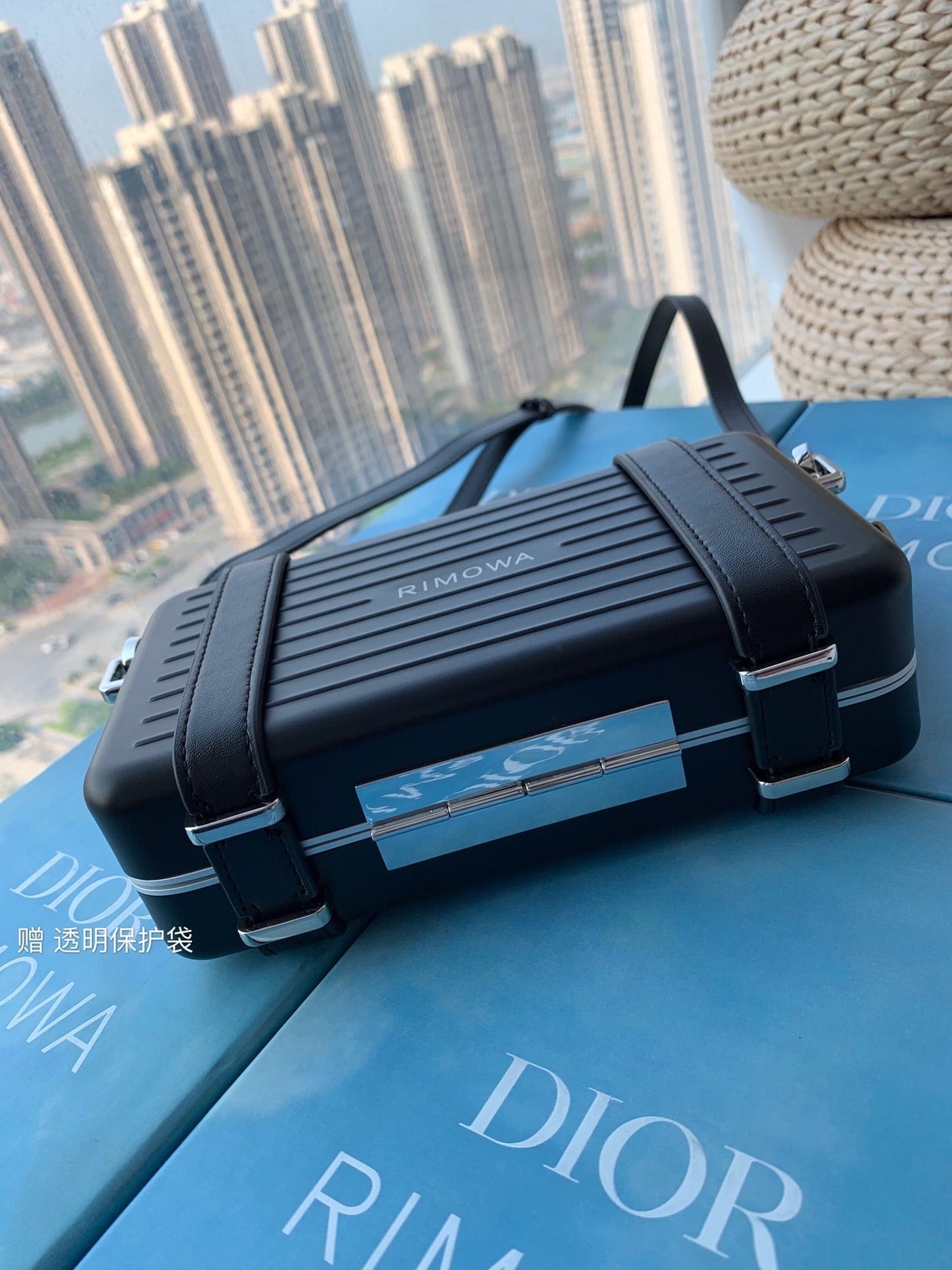 RIMOWA 20 CASE BAG IN BLACK ALUMINUM MAGNESIUM - Product Image 3