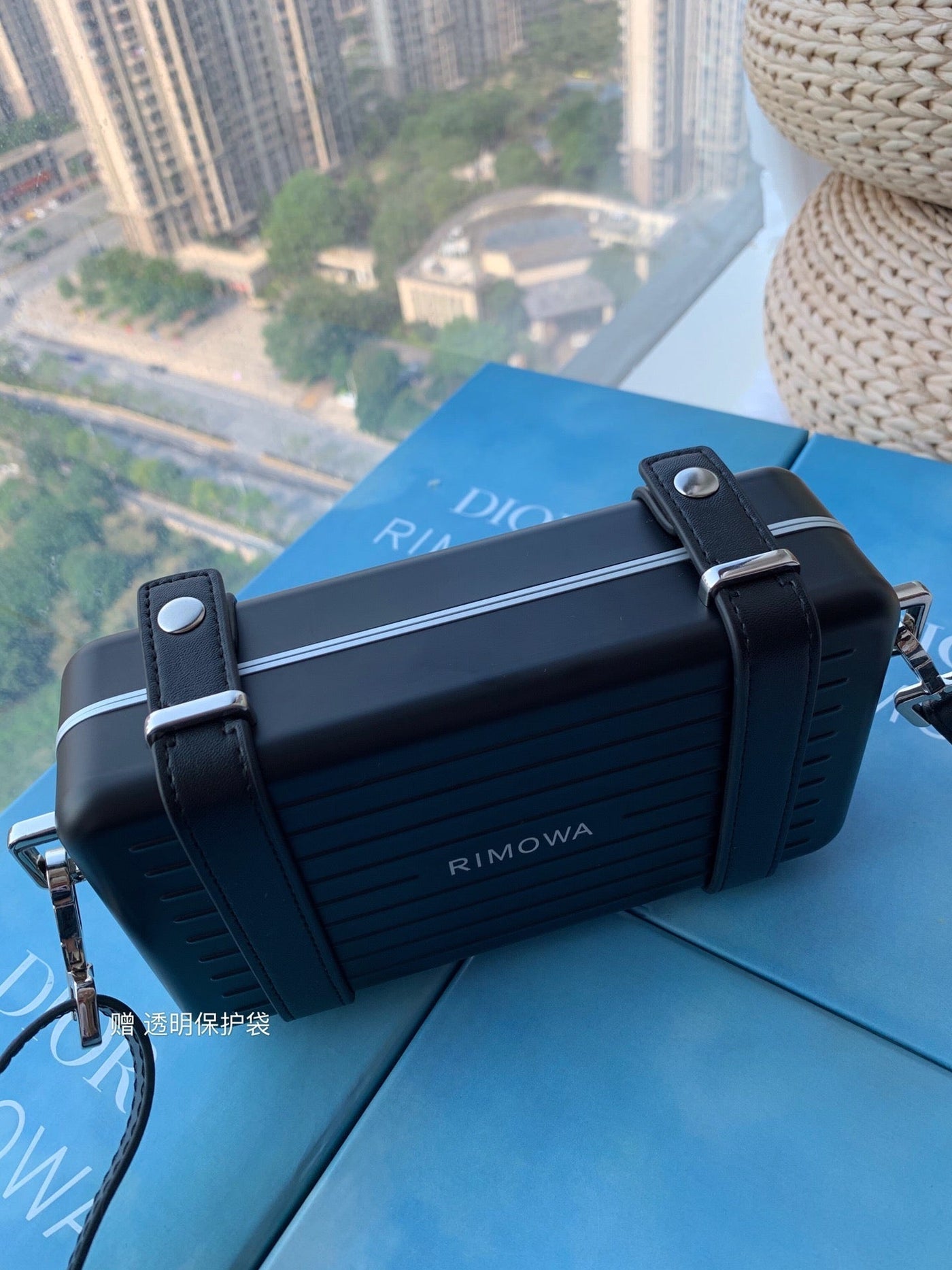 RIMOWA 20 CASE BAG IN BLACK ALUMINUM MAGNESIUM - Product Image 4