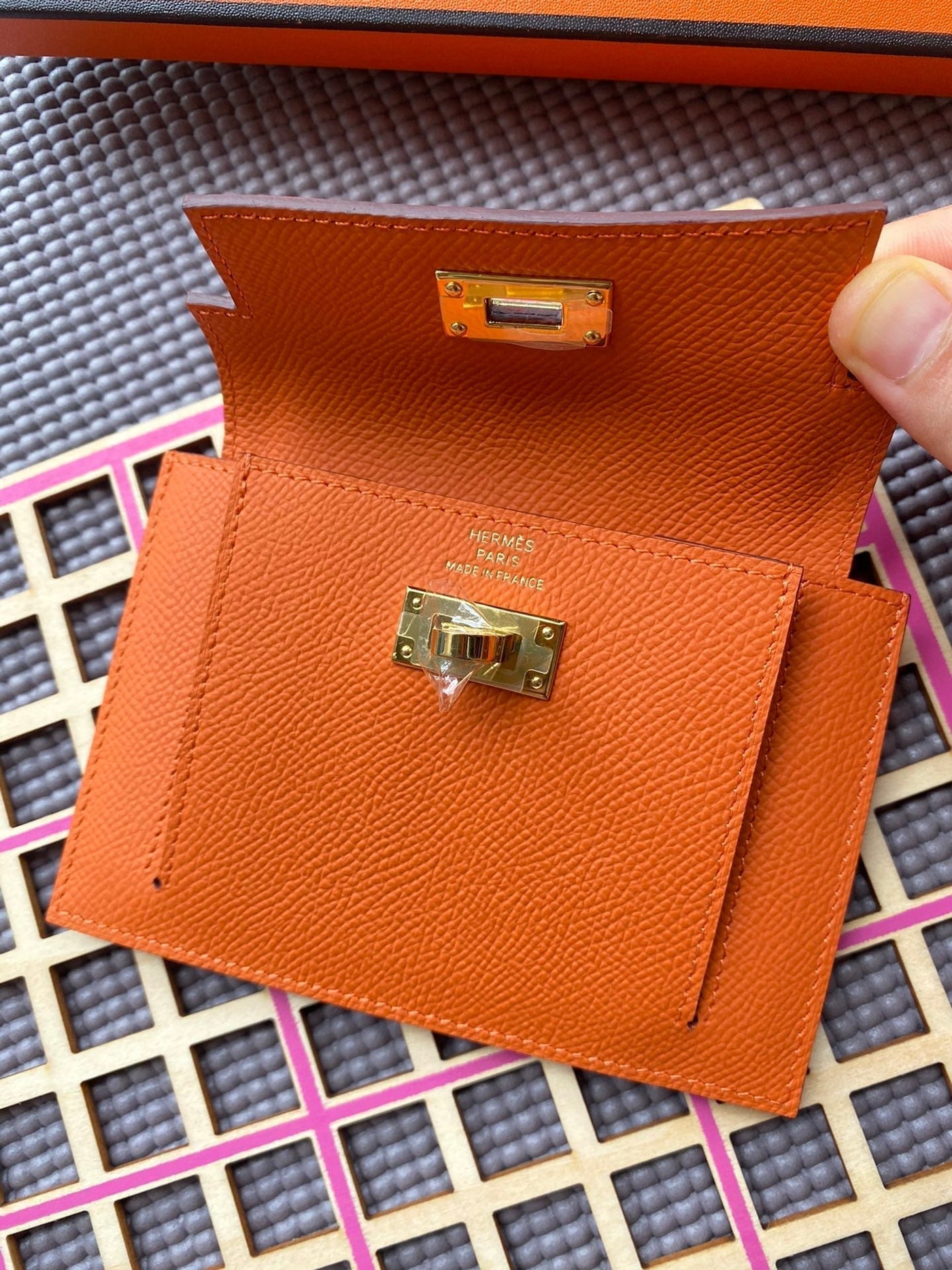 HM Kelly Pocket 13.5 Orange Epsom Ghw - Product Image 3