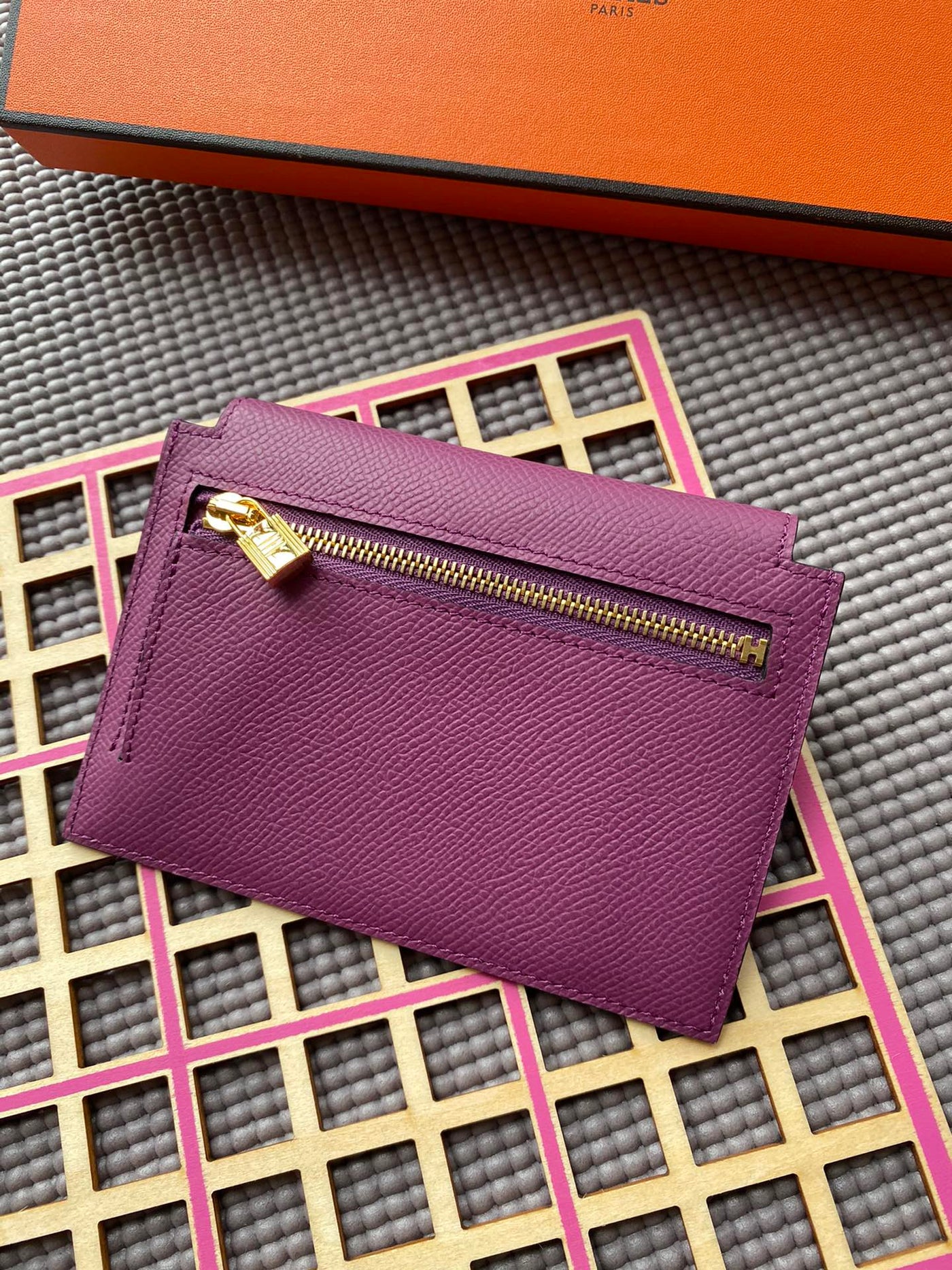 HM Kelly Pocket 13.5 Purple Epsom Ghw - Product Image 2