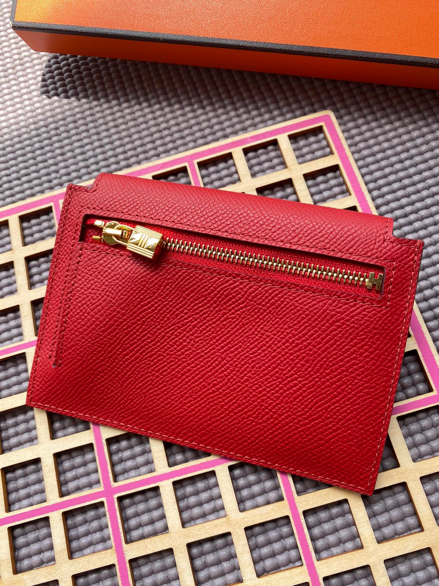 HM Kelly Pocket 13.5 Red Epsom Ghw - Product Image 2