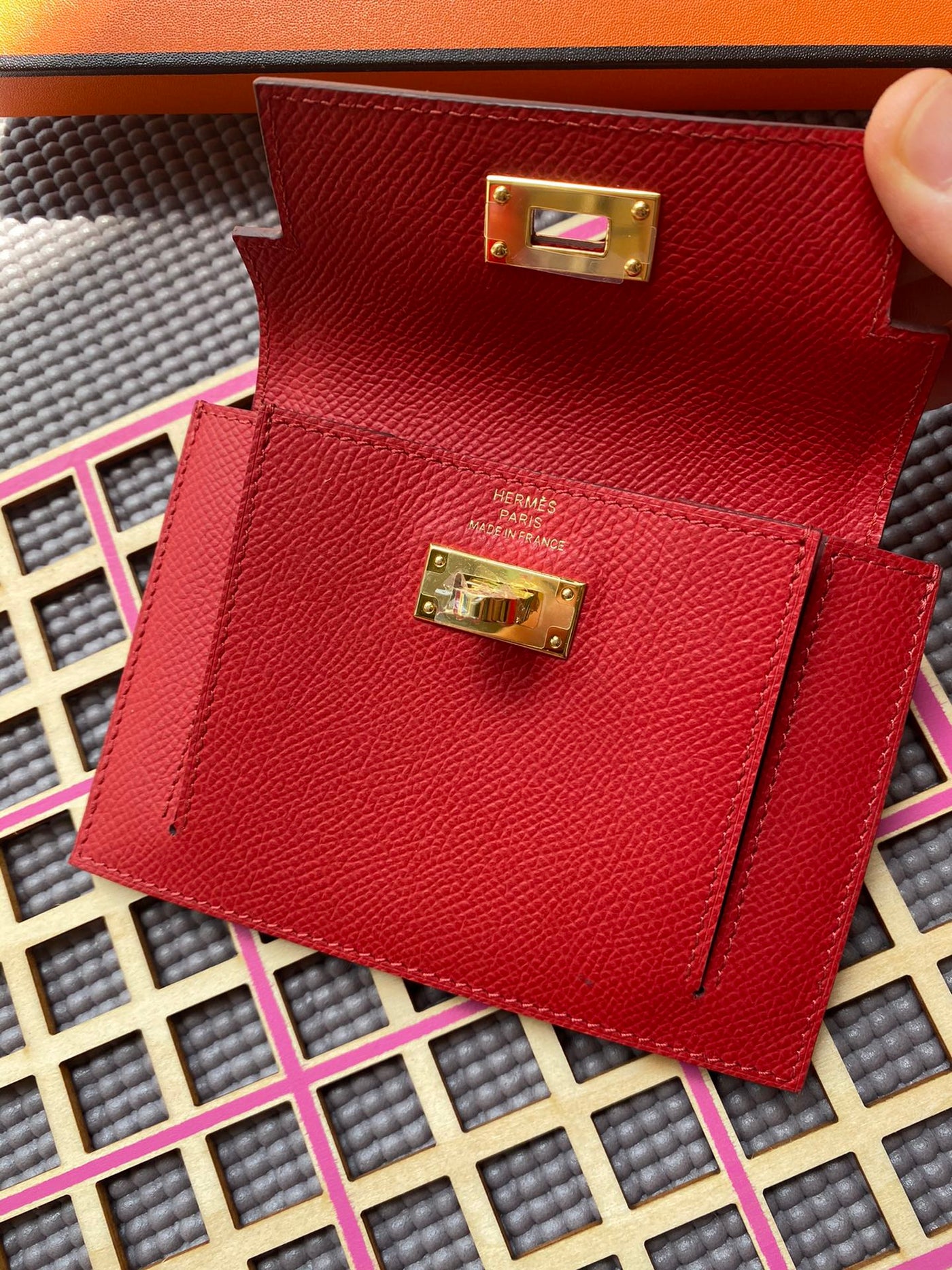 HM Kelly Pocket 13.5 Red Epsom Ghw - Product Image 3