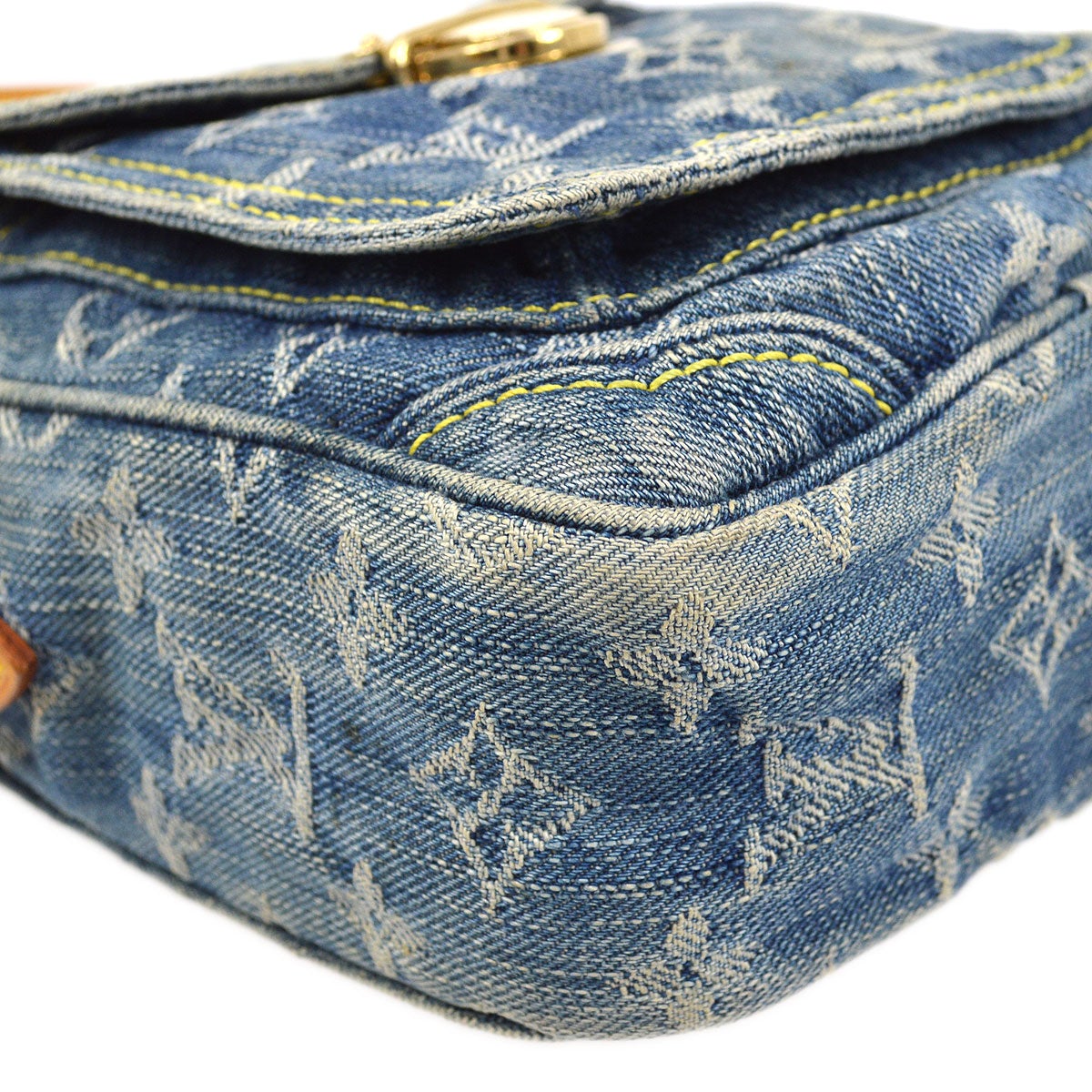 LOUIS VUITTON CAMERA BAG in Blue