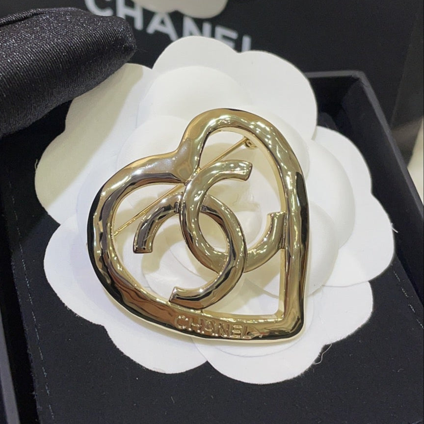 CC Brooch Gold 159549 | Studio Nafay