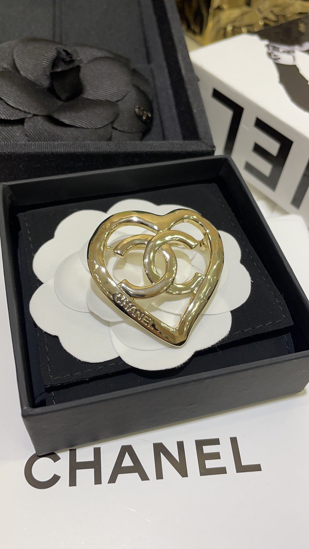CC Brooch Gold 159549 - Product Image 6