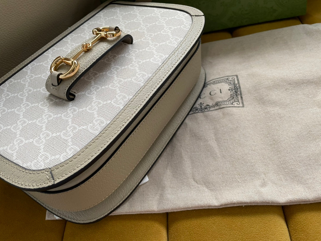 GG HORSEBIT SADDLE BAG 25 IN WHITE CANVAS AND BEIGE CALFSKIN | Studio Nafay