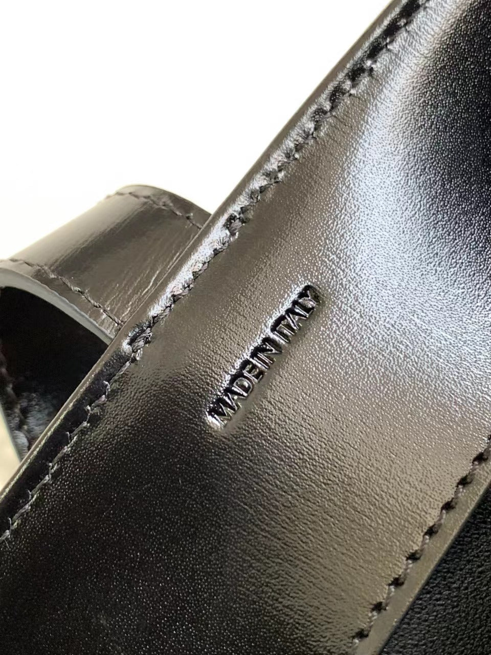 BUCKET TRIOMPHE 25 BLACK CALFSKIN BAG - Product Image 5
