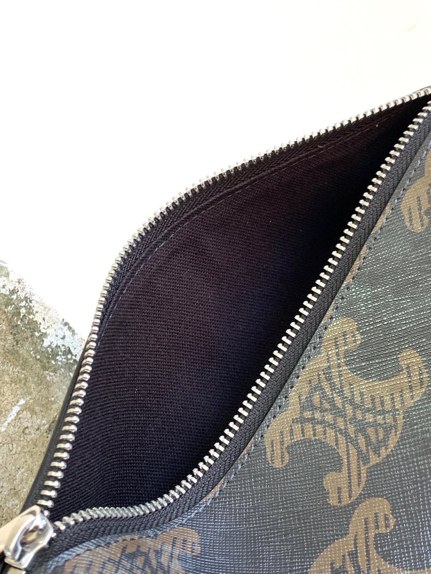 CYLINDRICAL 22 BAG BLACK BROWN COWHIDE - Product Image 7