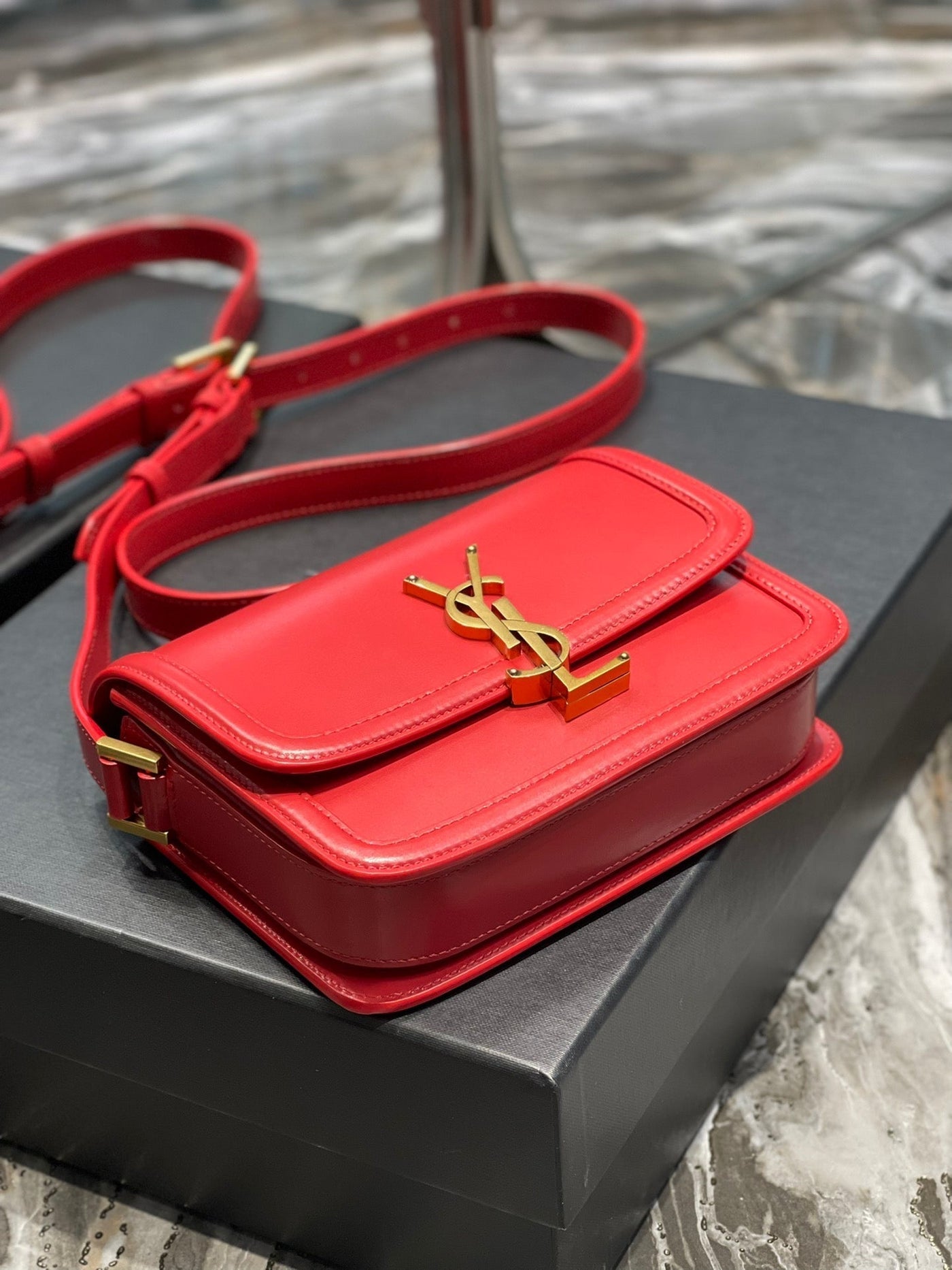 SOLFERINO SMALL 19 RED CALFSKIN GOLD HARDWARE - Product Image 7